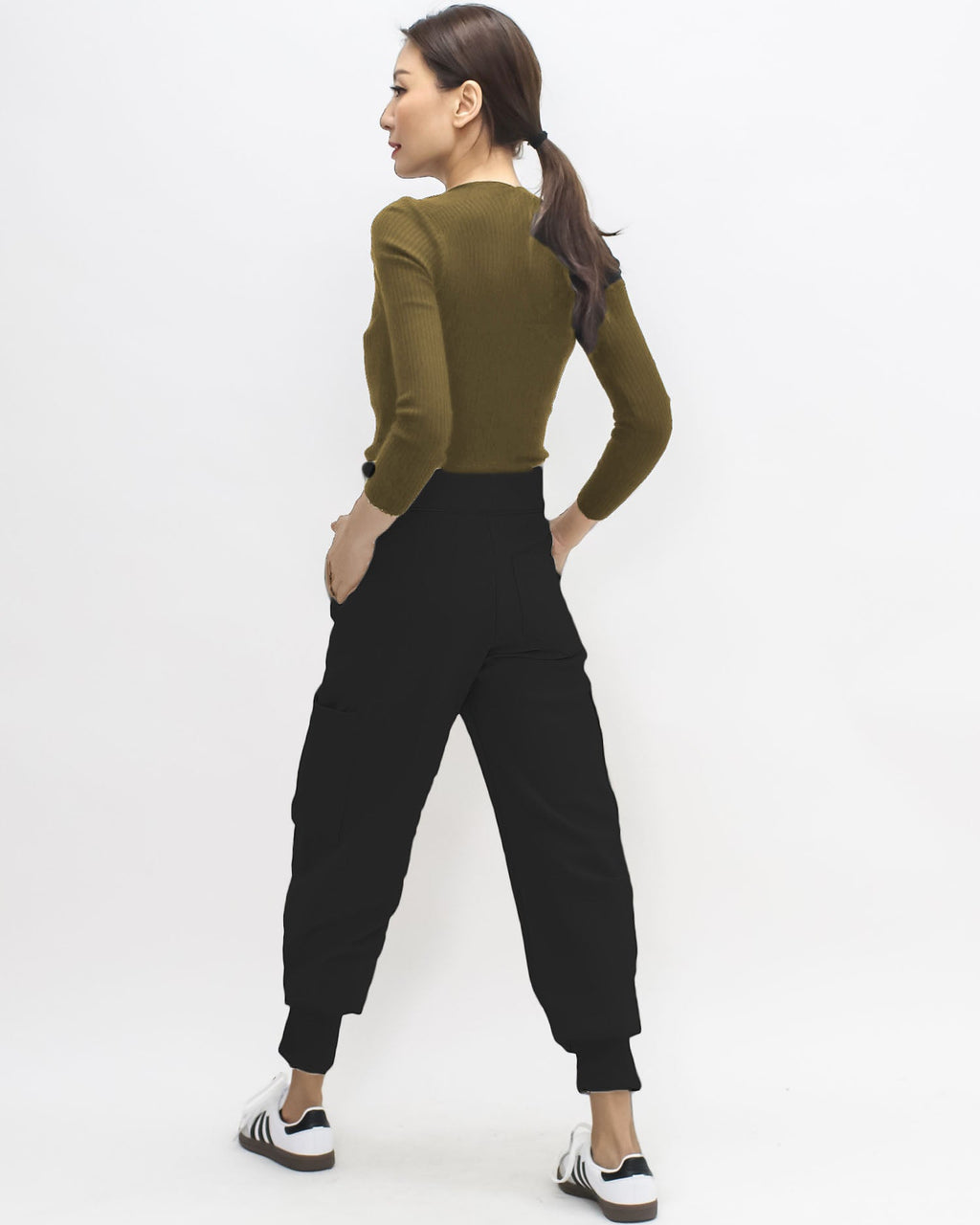 black pockets joggers *pre-order*