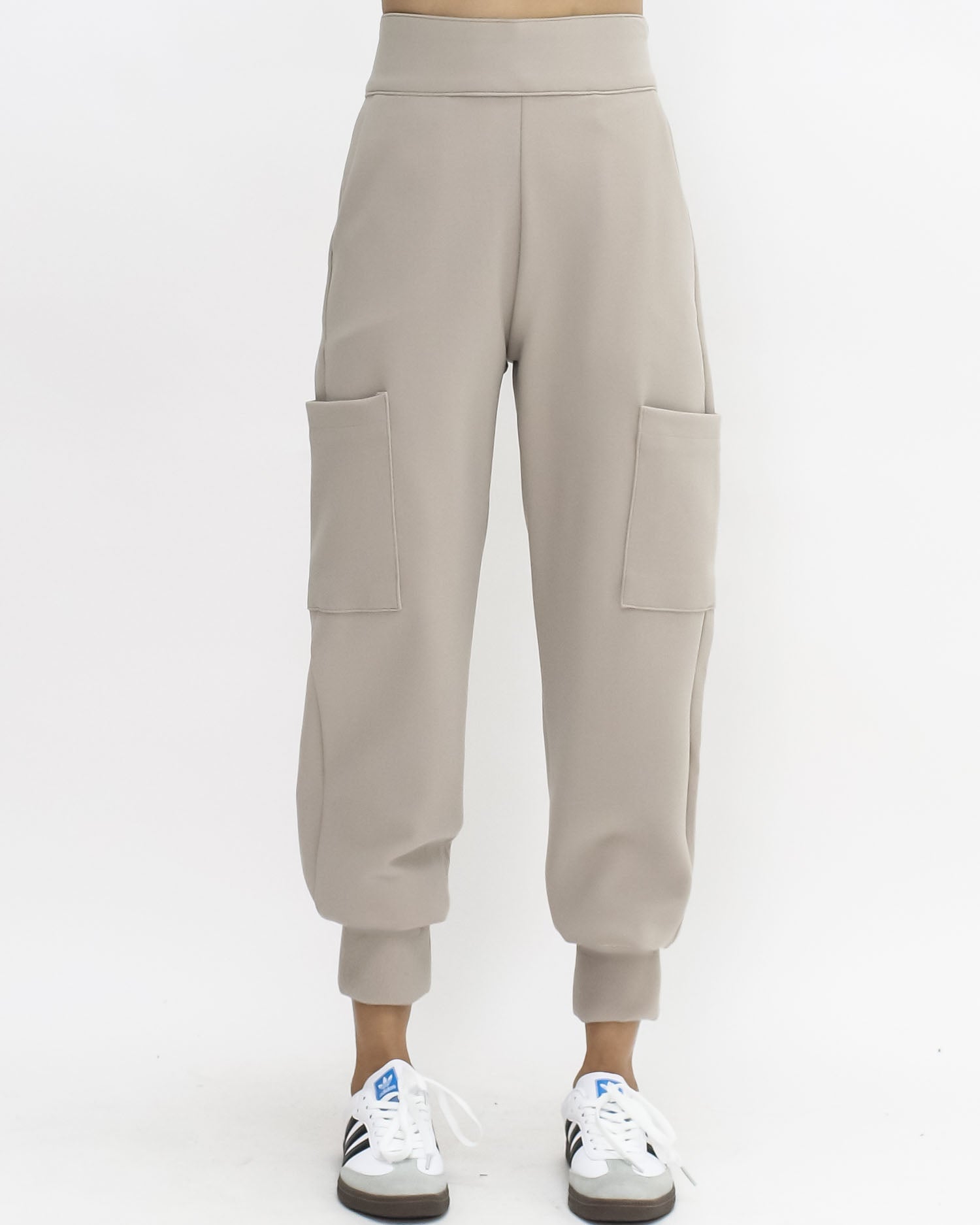 beige pockets joggers *pre-order*