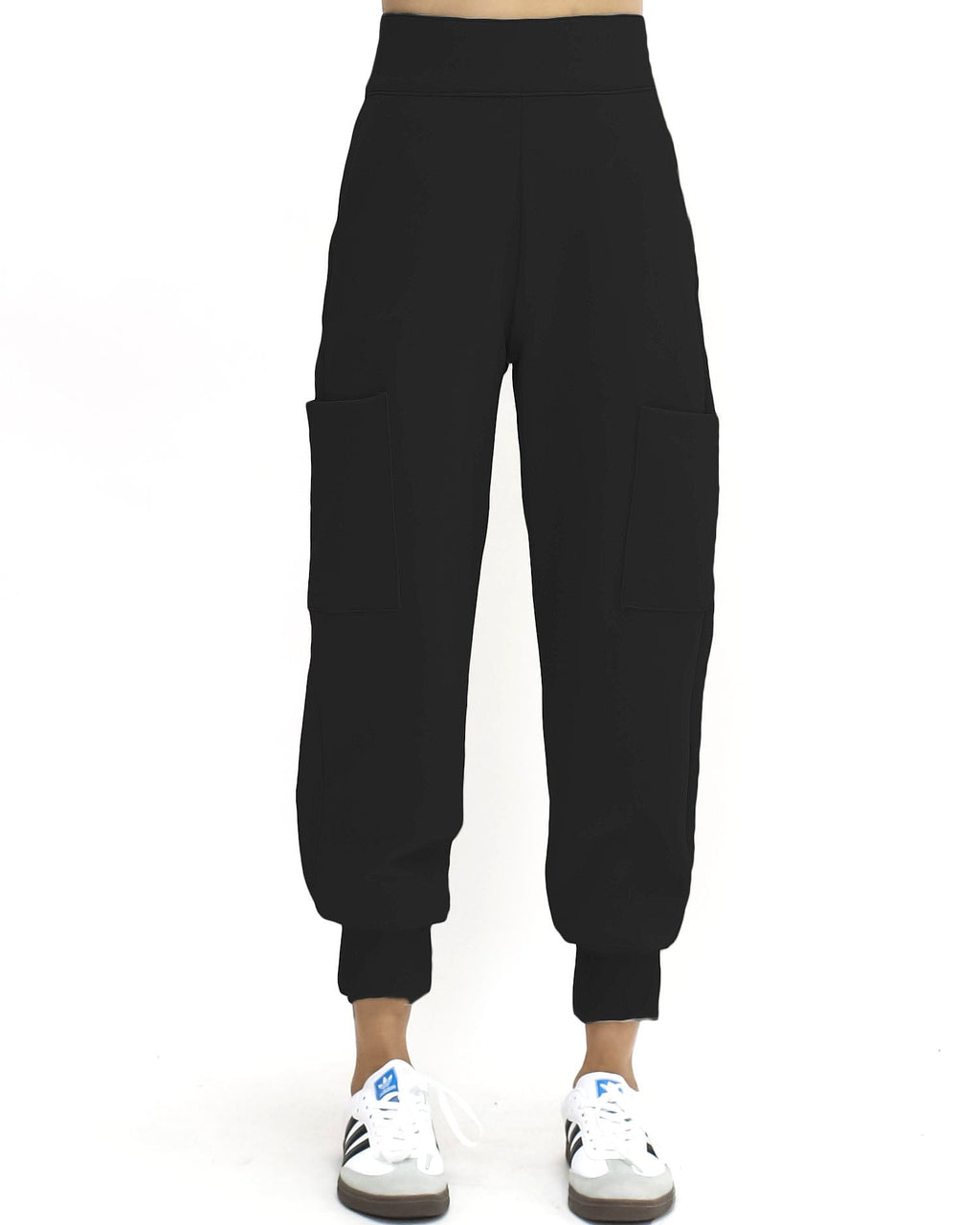 black pockets joggers *pre-order*