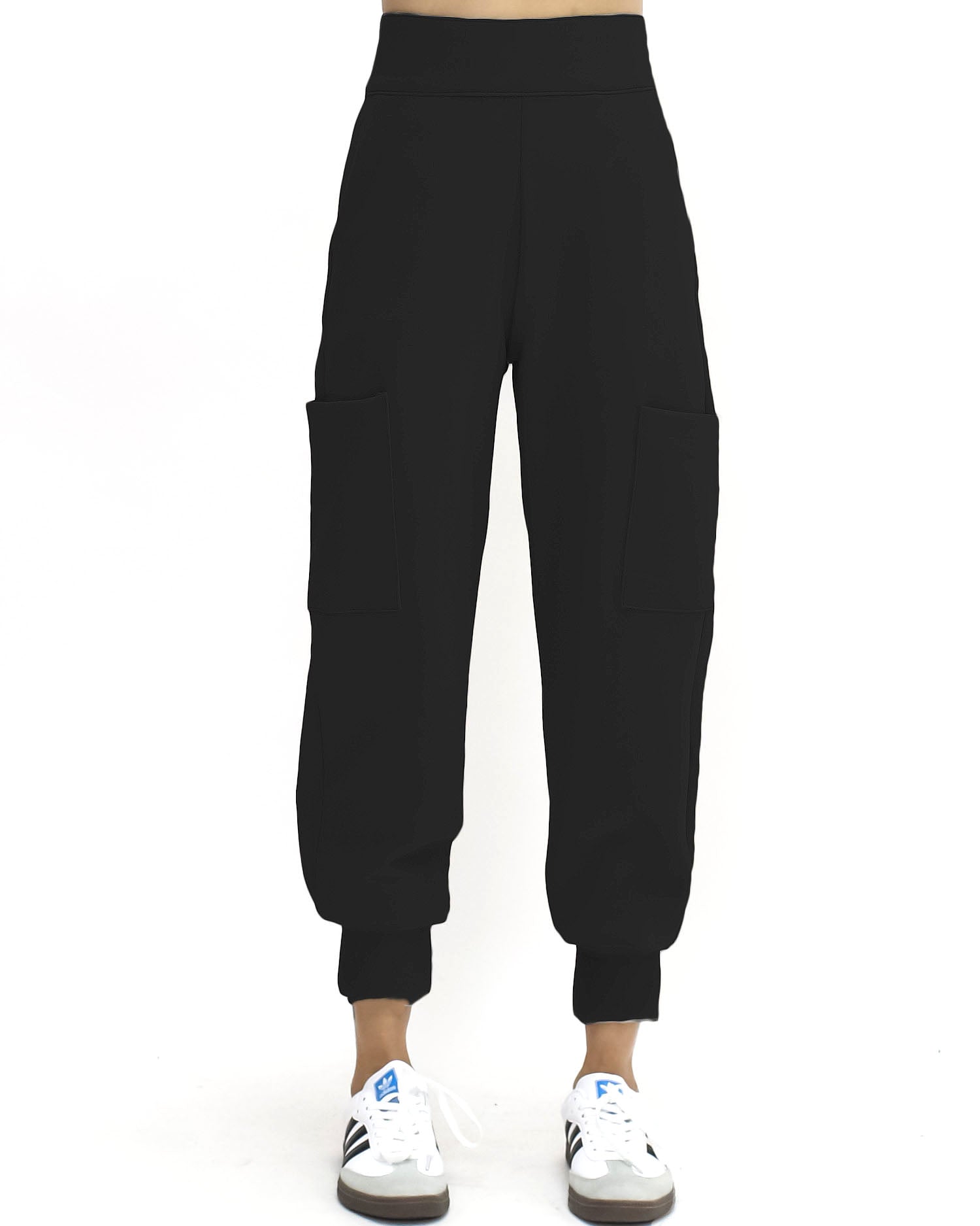 black pockets joggers *pre-order*