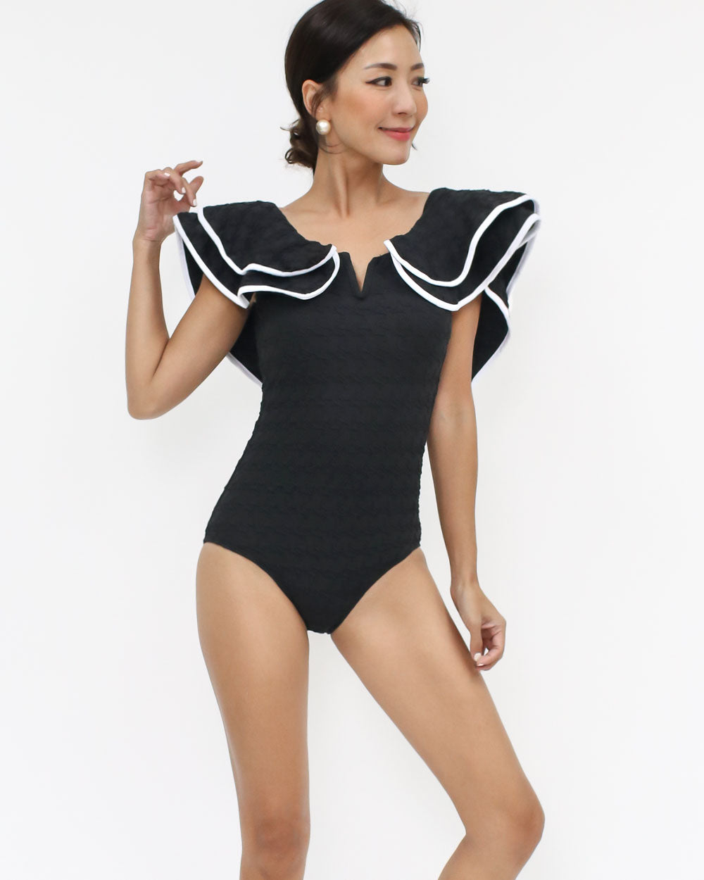 black & ivory trim ruffles texture one piece swimwear *pre-order*