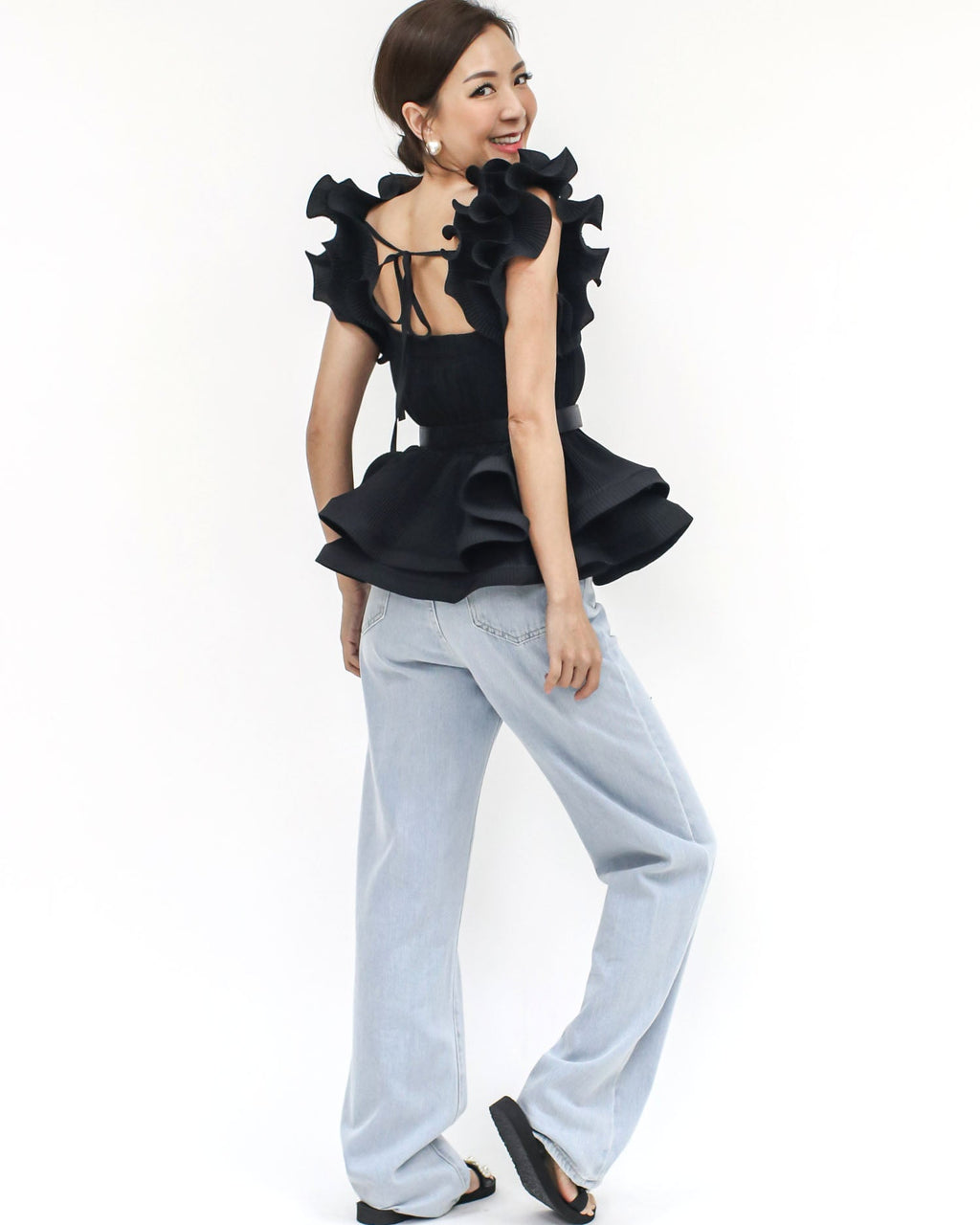 black pleats ruffles top *pre-order*