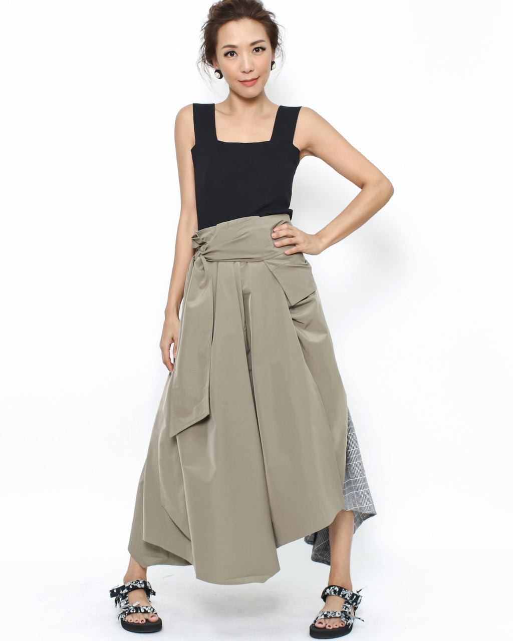 black V strappy back fine knitted vest *pre-order*