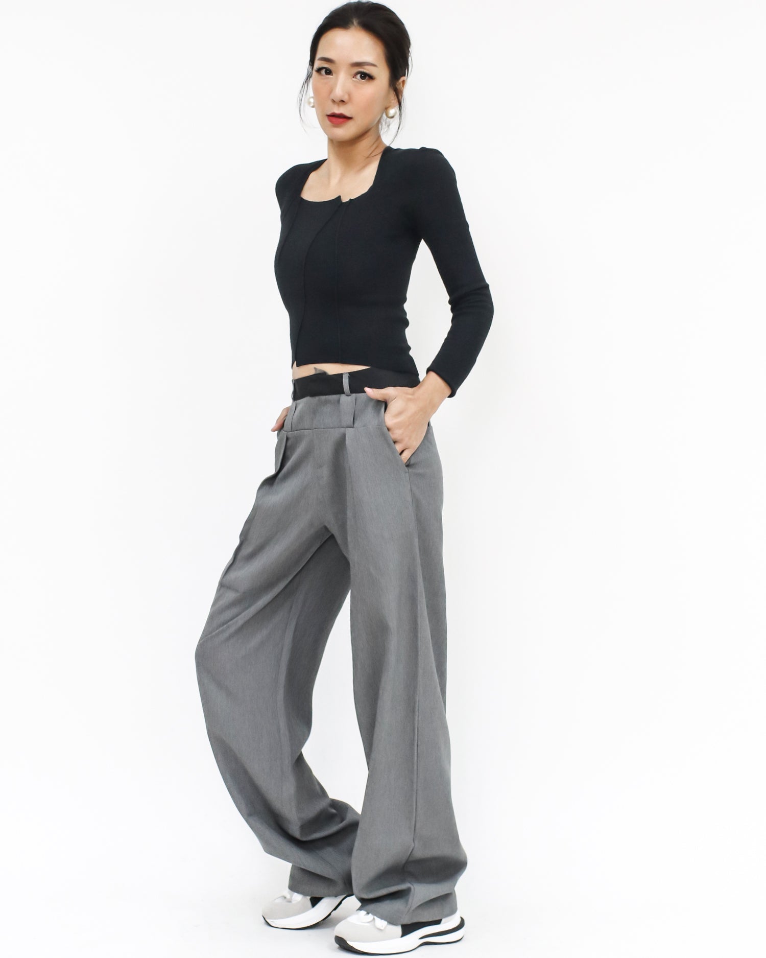 black asymmetry hem tee *pre-order*