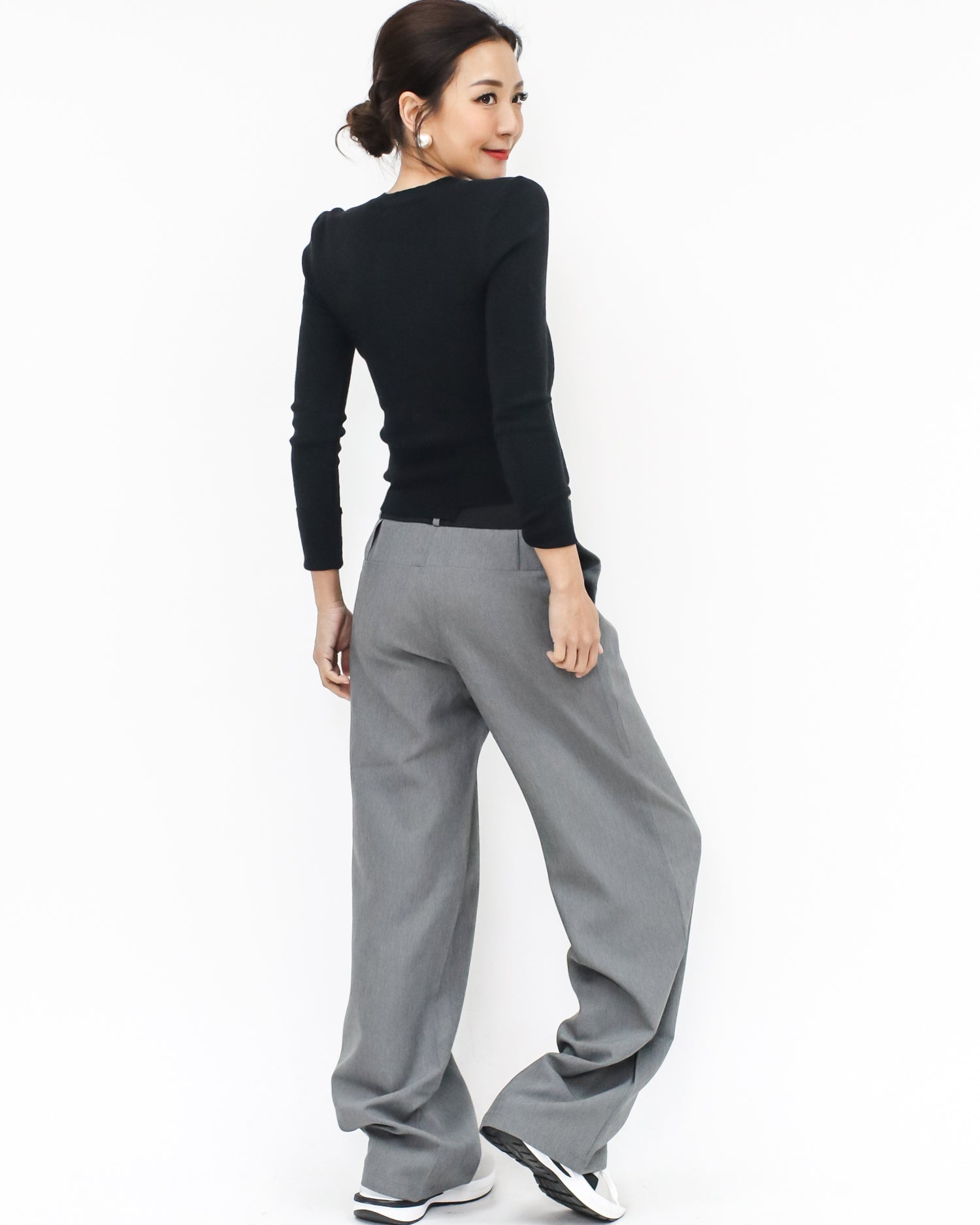 black asymmetry hem tee *pre-order*