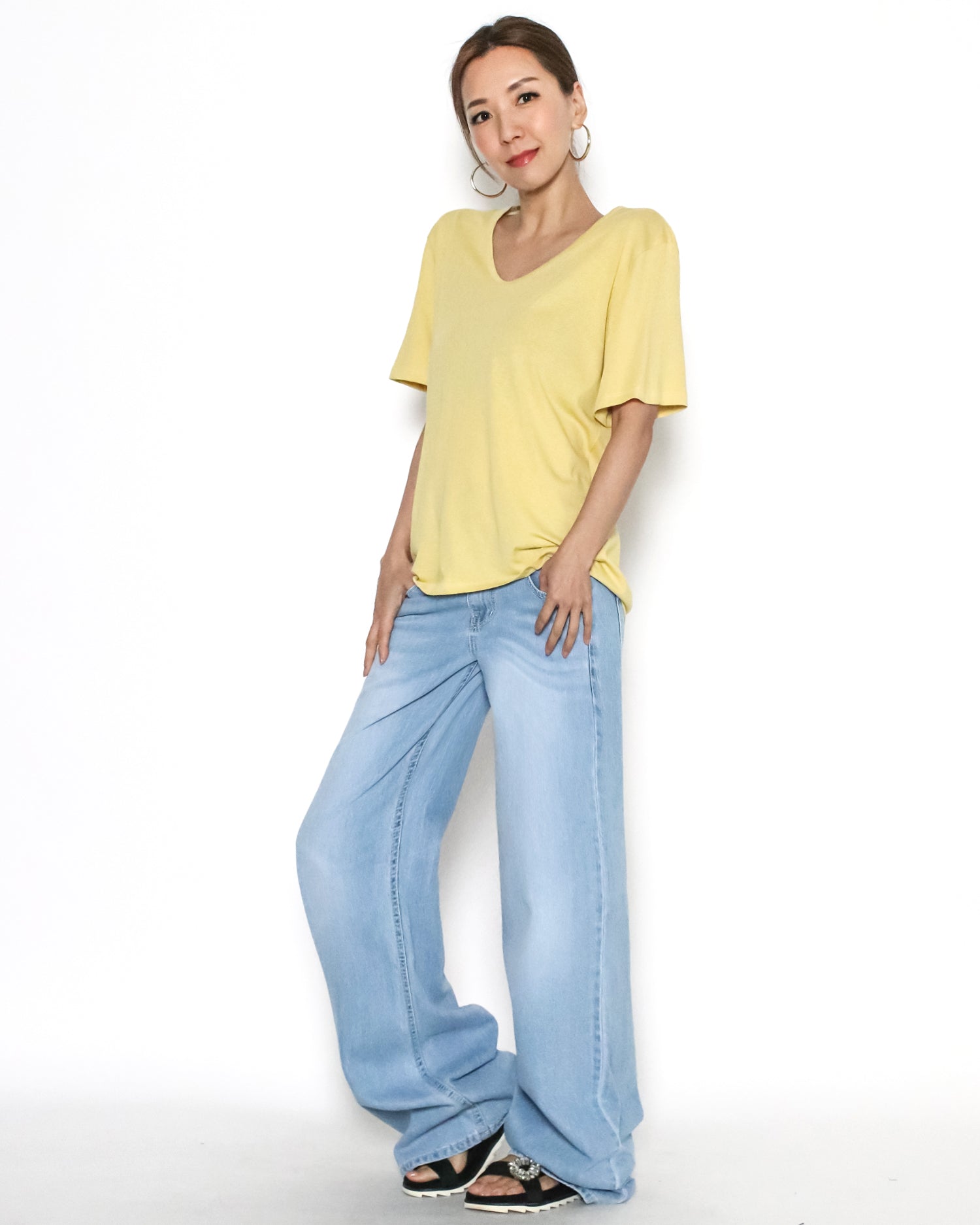 yellow u neck basic tee