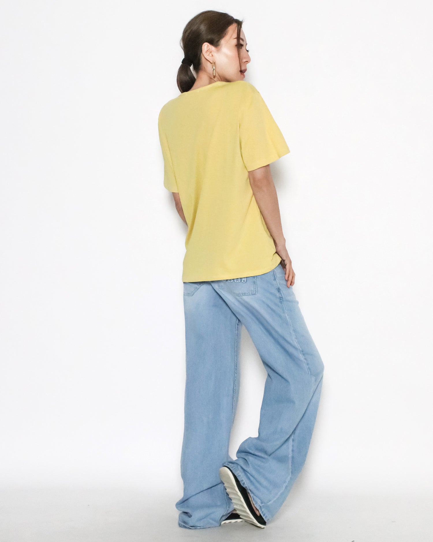yellow u neck basic tee