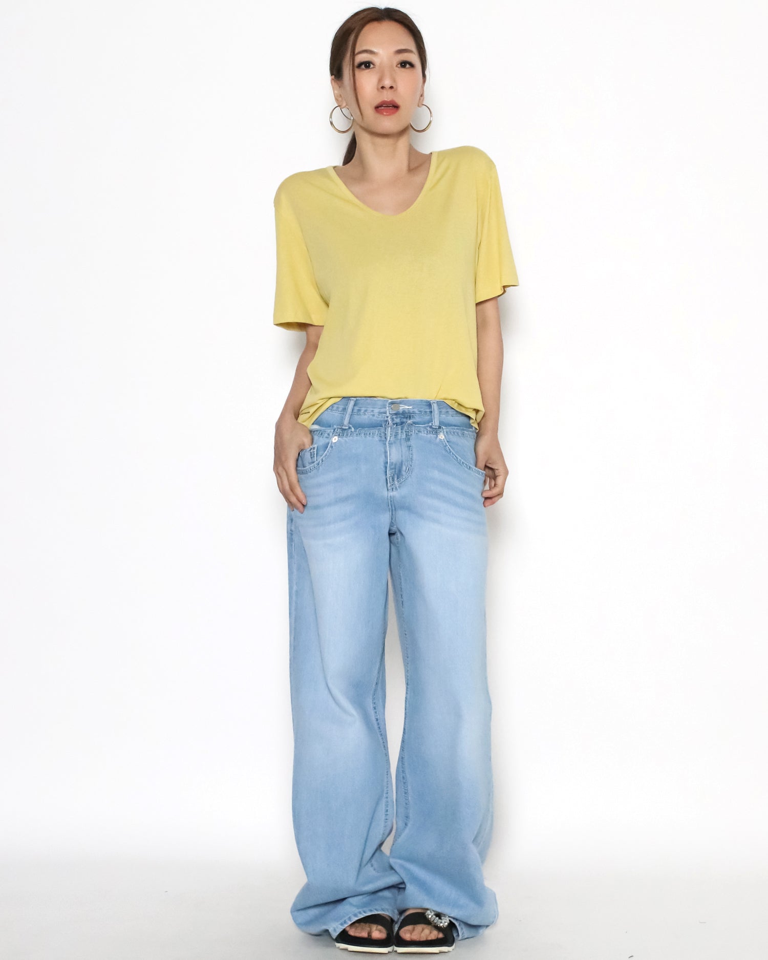 yellow u neck basic tee