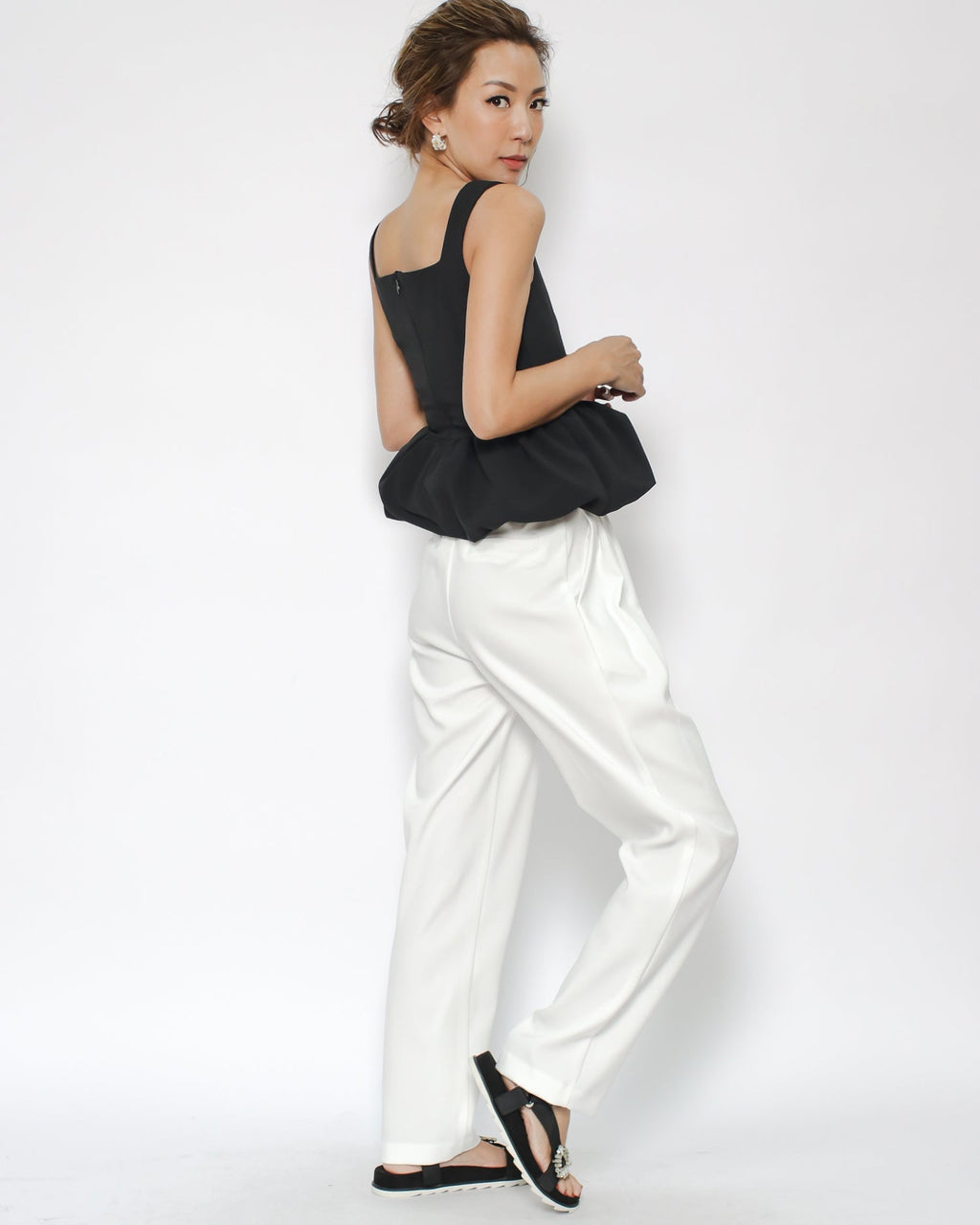 ivory crepe pleats straight pants - M
