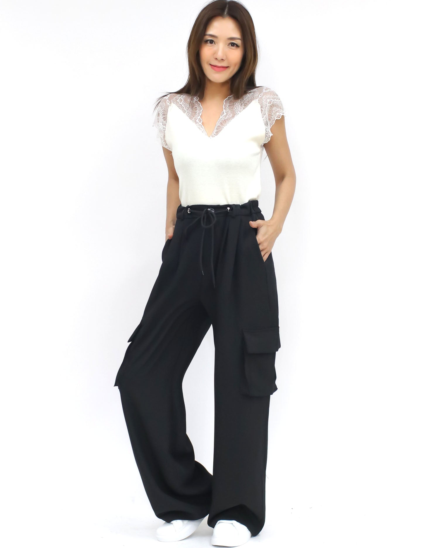 black sides pockets cargo straight legs pants *pre-order*