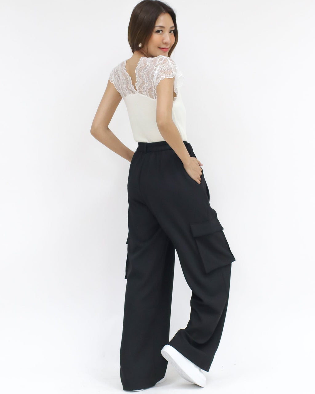 black sides pockets cargo straight legs pants *pre-order*