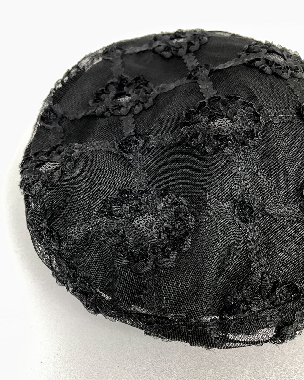 black fabric crochet flowers beret *pre-order*