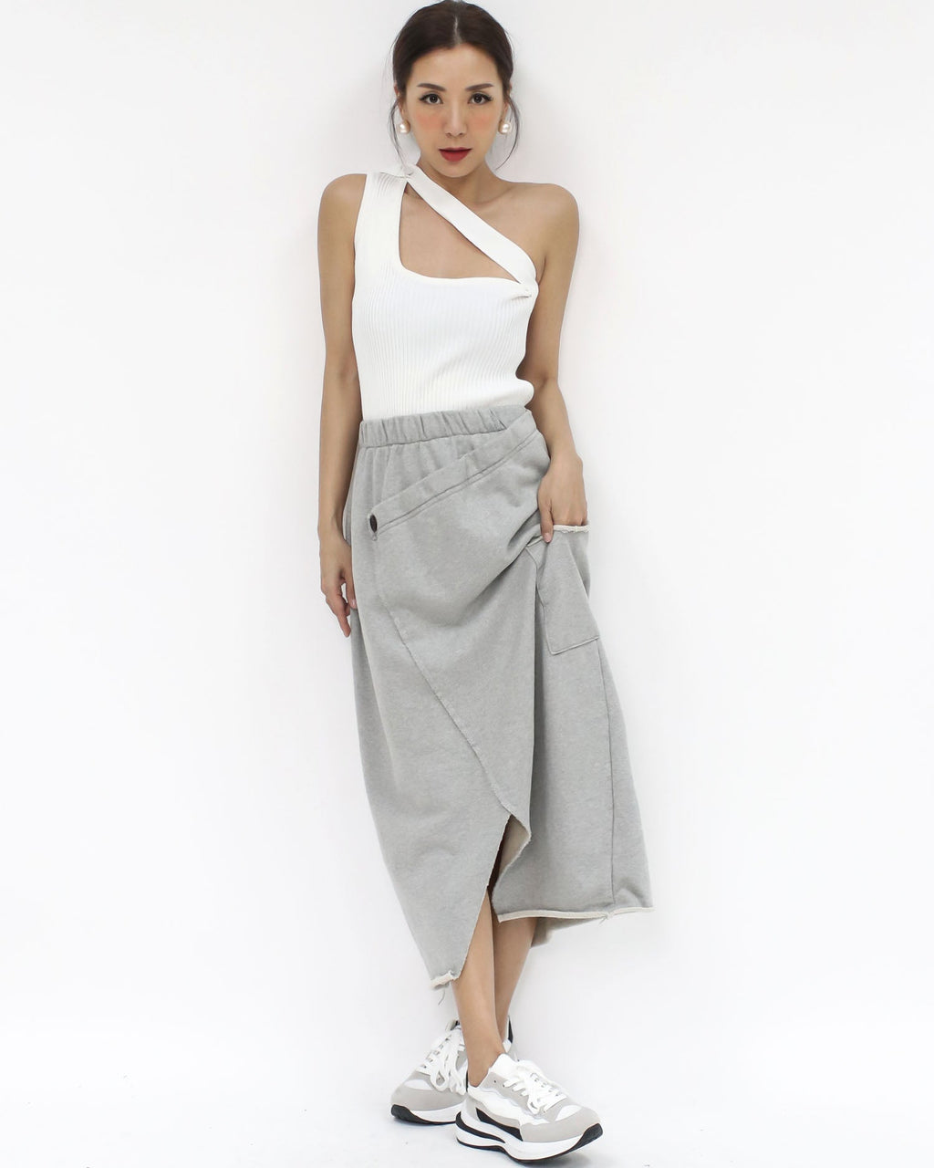 ivory strappy fine knitted vest *pre-order*