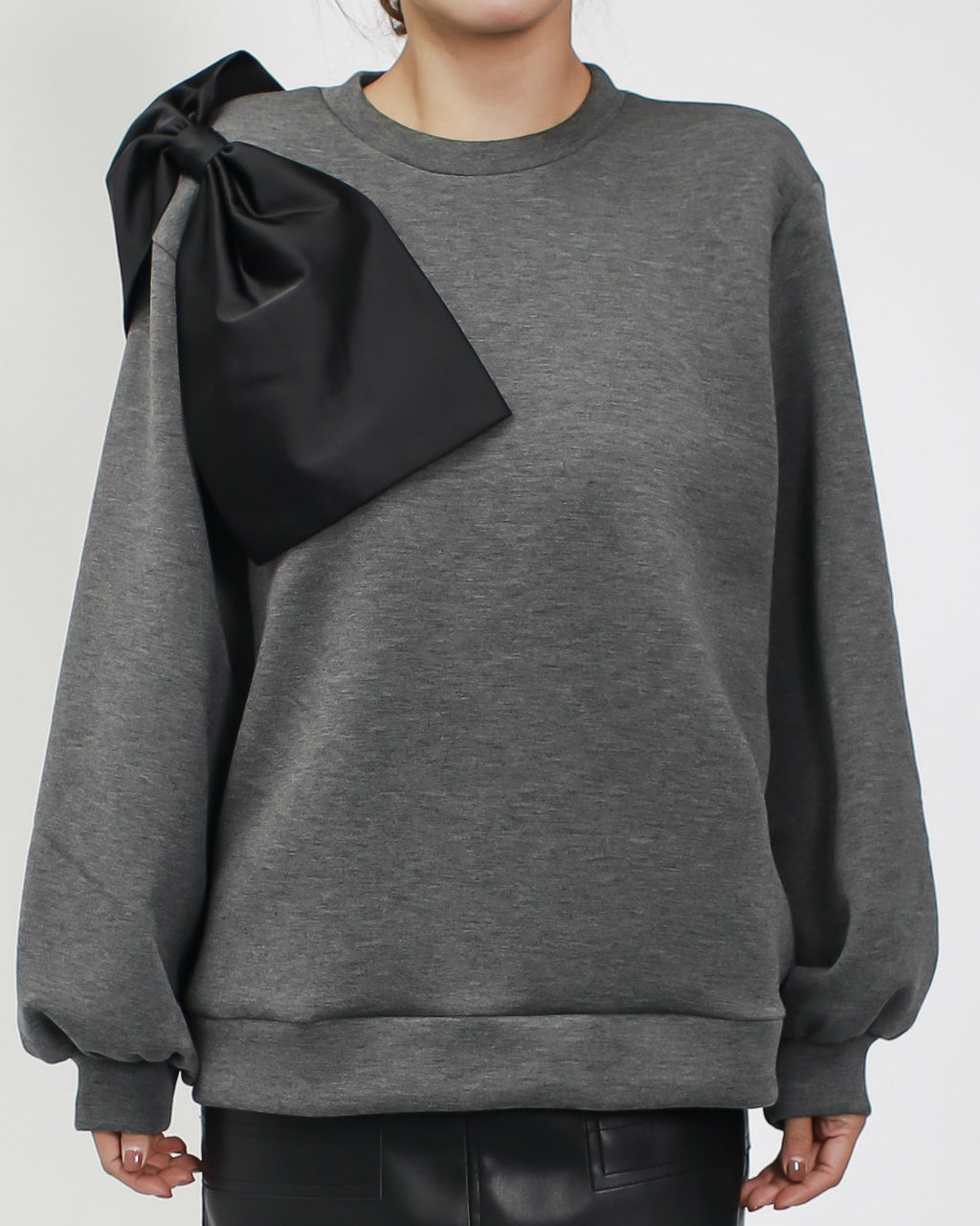 grey w/ black bow side sweatshirt *pre-order*