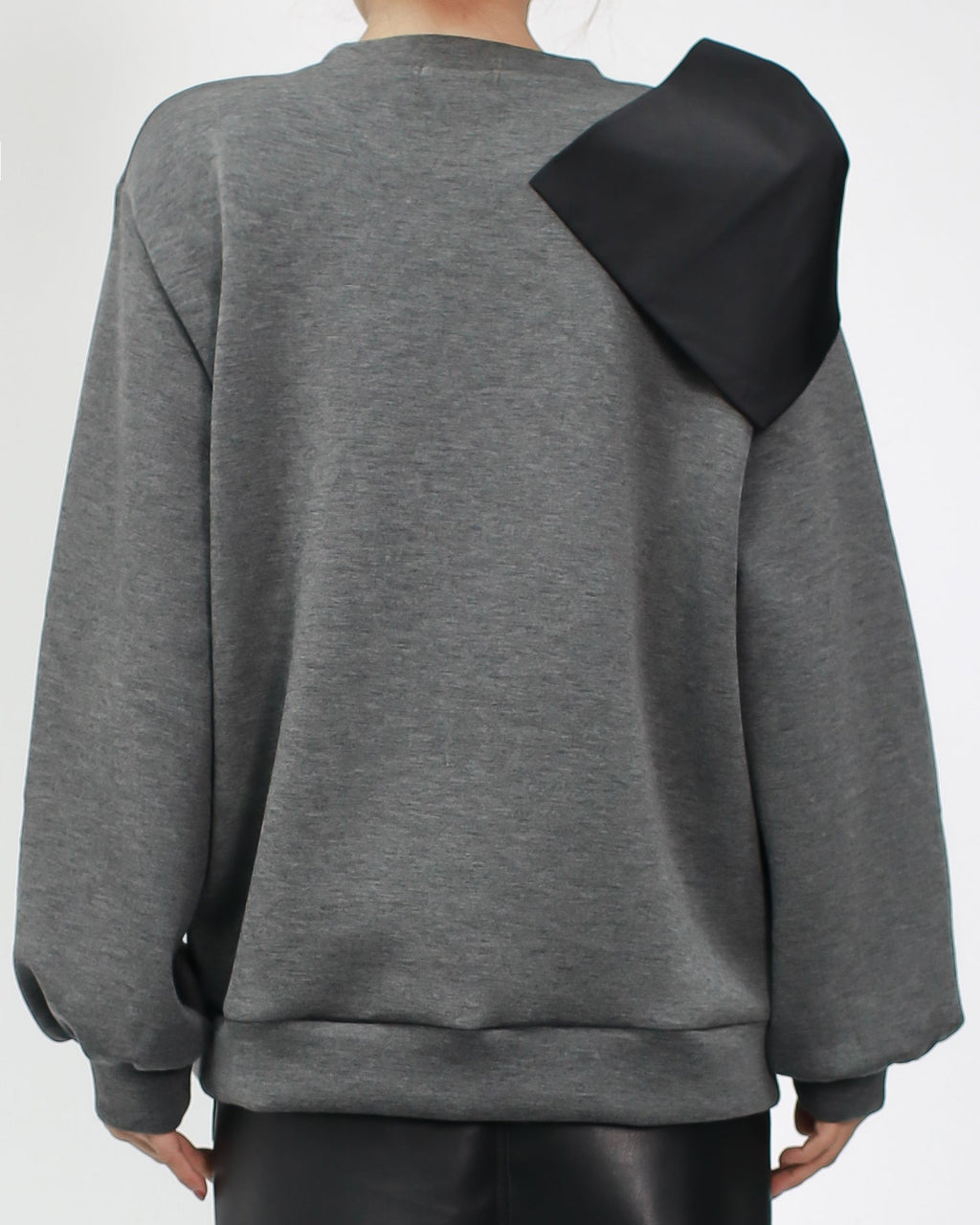grey w/ black bow side sweatshirt *pre-order*