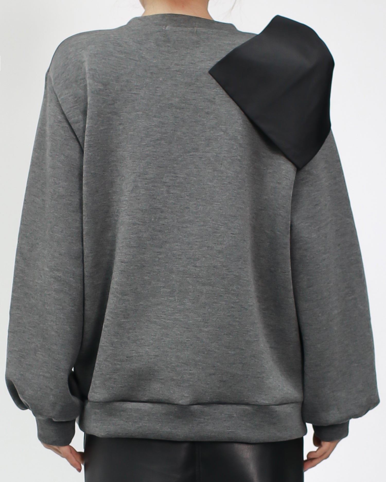 grey w/ black bow side sweatshirt *pre-order*