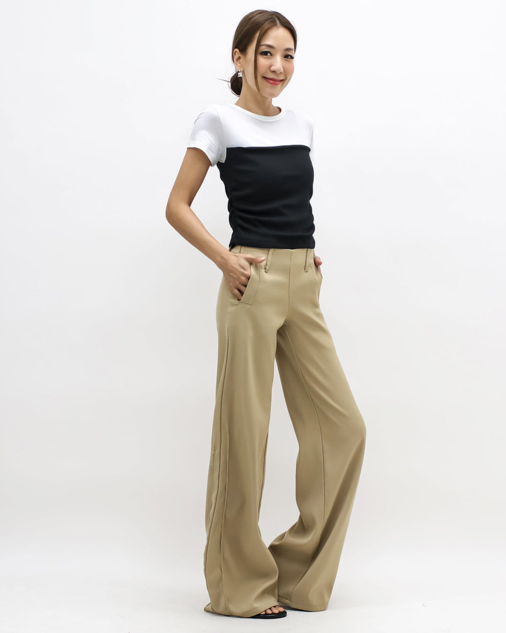 ivory & black contrast tee *pre-order*