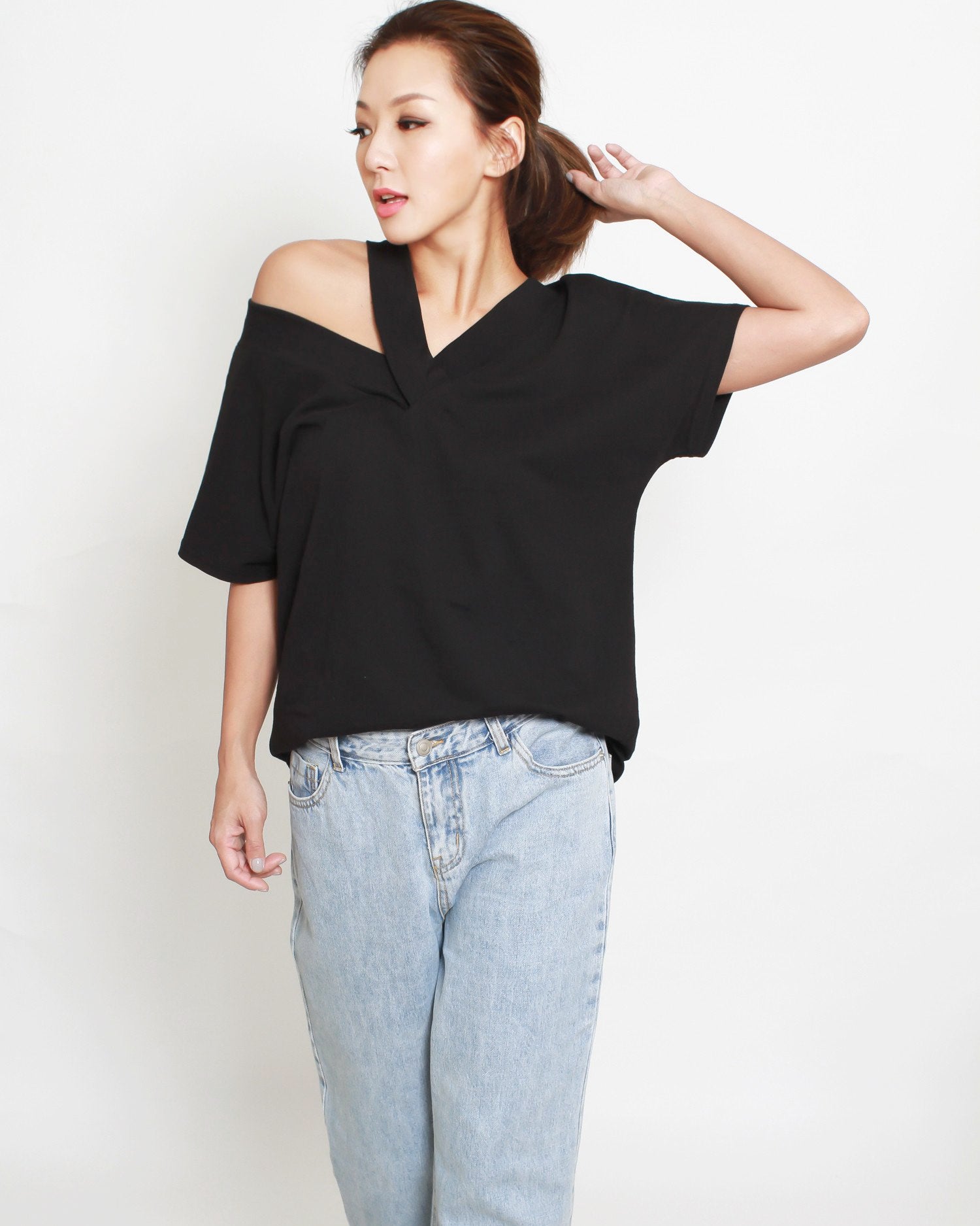 black strappy off shoulder tee *pre-order*