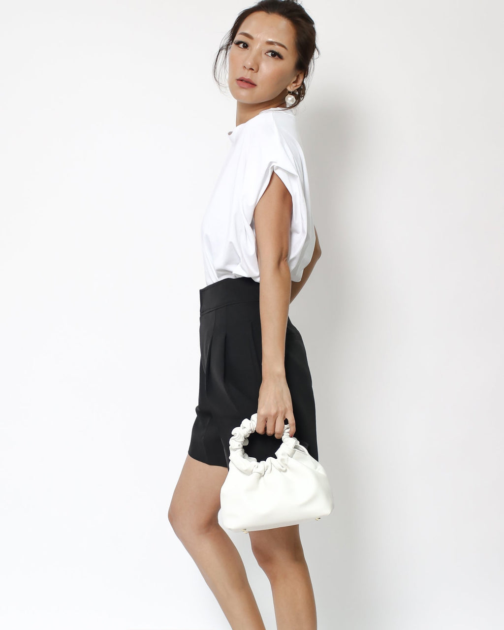 white leather ruched handles bag *pre-order*