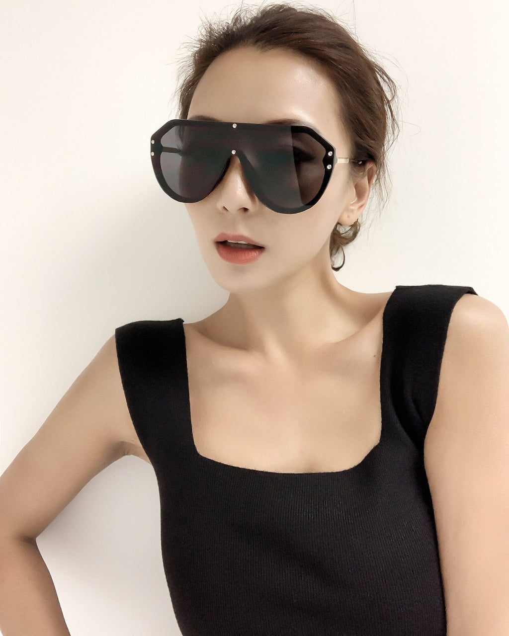 black with dark grey lens frameless sunglasses *pre-order*