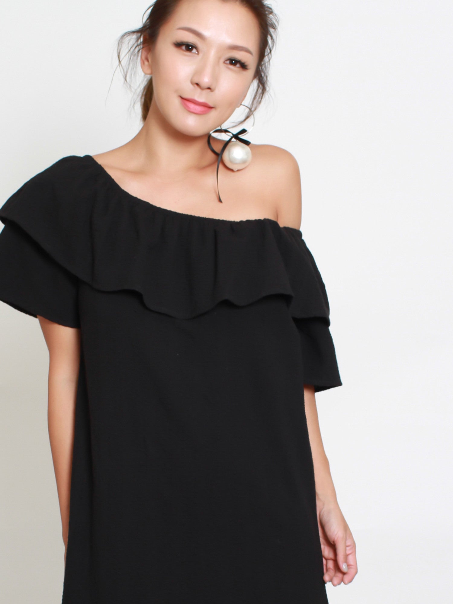 extra large texture pearl with ribbon loop single earring