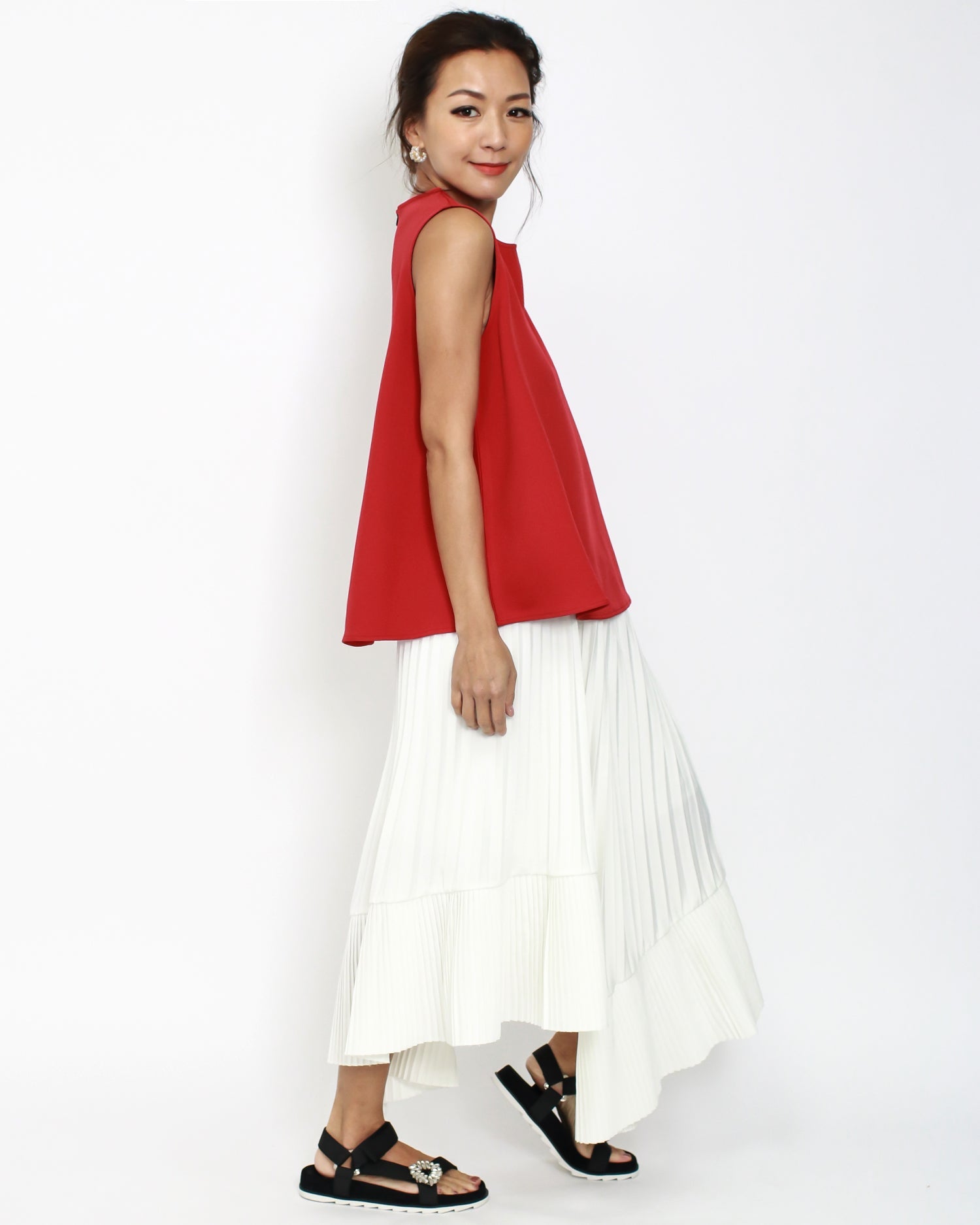 ivory pleats asymmetric hem skirt *pre-order*