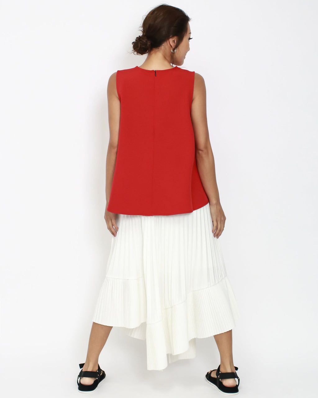ivory pleats asymmetric hem skirt *pre-order*
