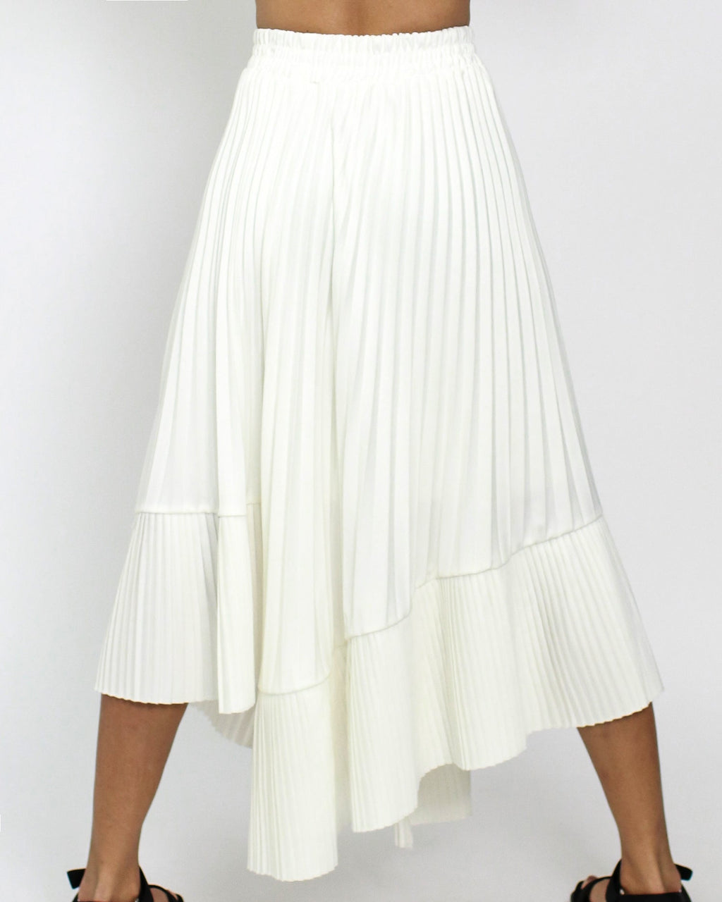 ivory pleats asymmetric hem skirt *pre-order*