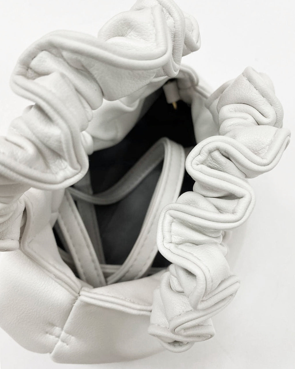 white leather ruched handles bag *pre-order*
