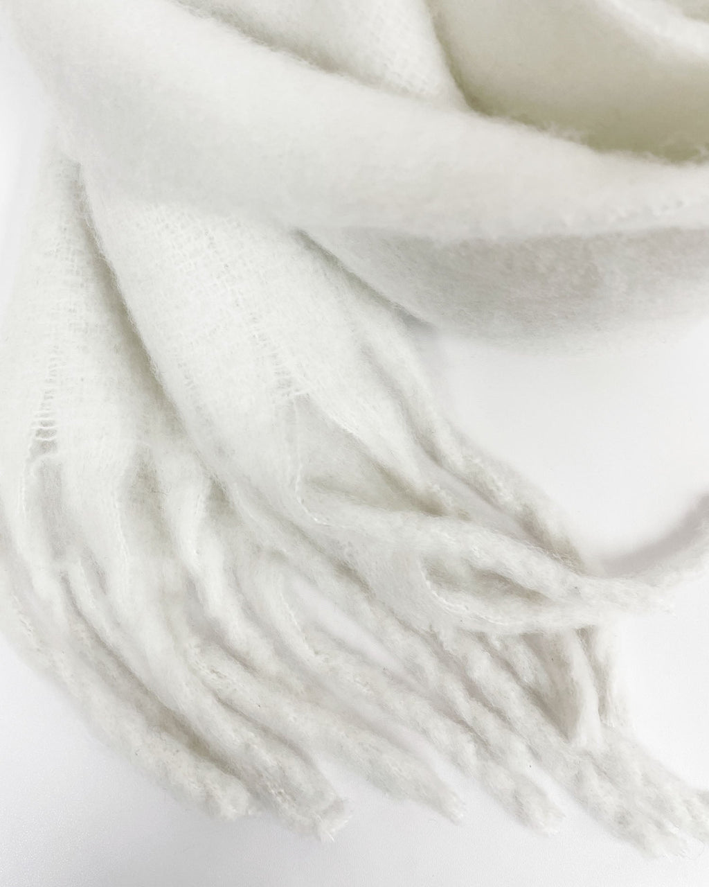 ivory wool-blended tassels scarf *pre-order*