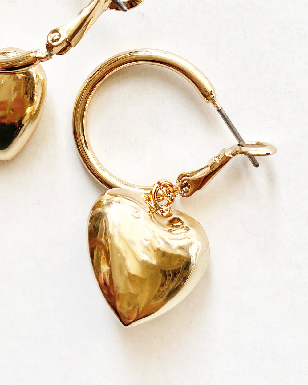 gold hearts loop earrings *pre-order*
