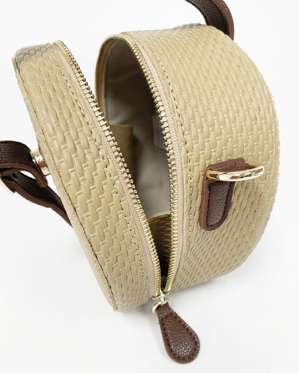 beige straw round bag