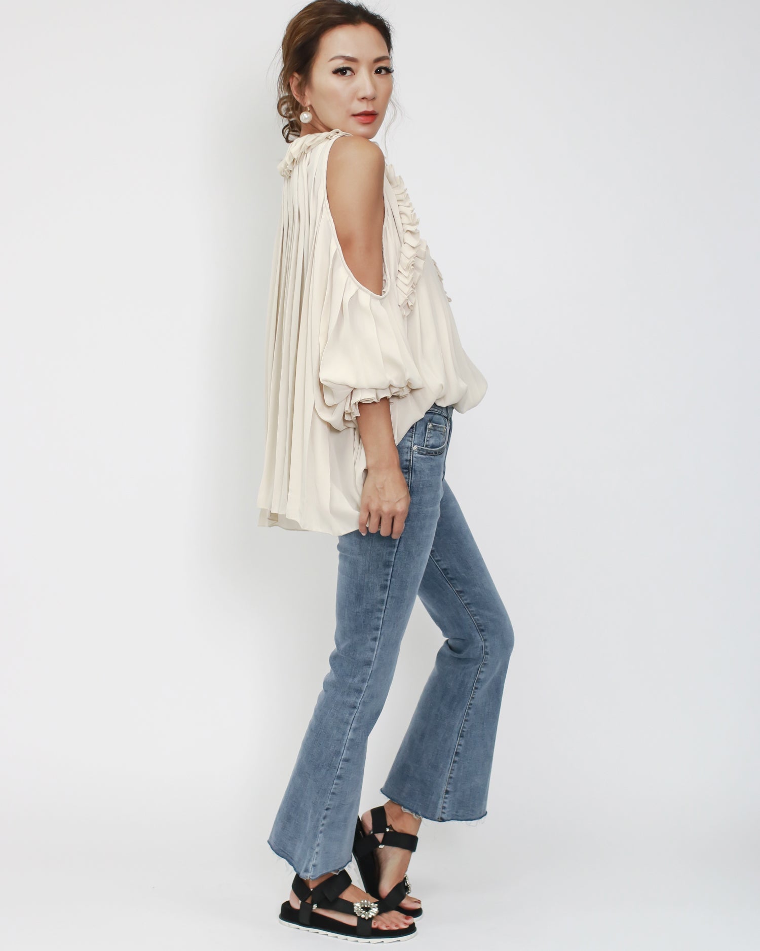 denim cropped flare jeans *pre-order*