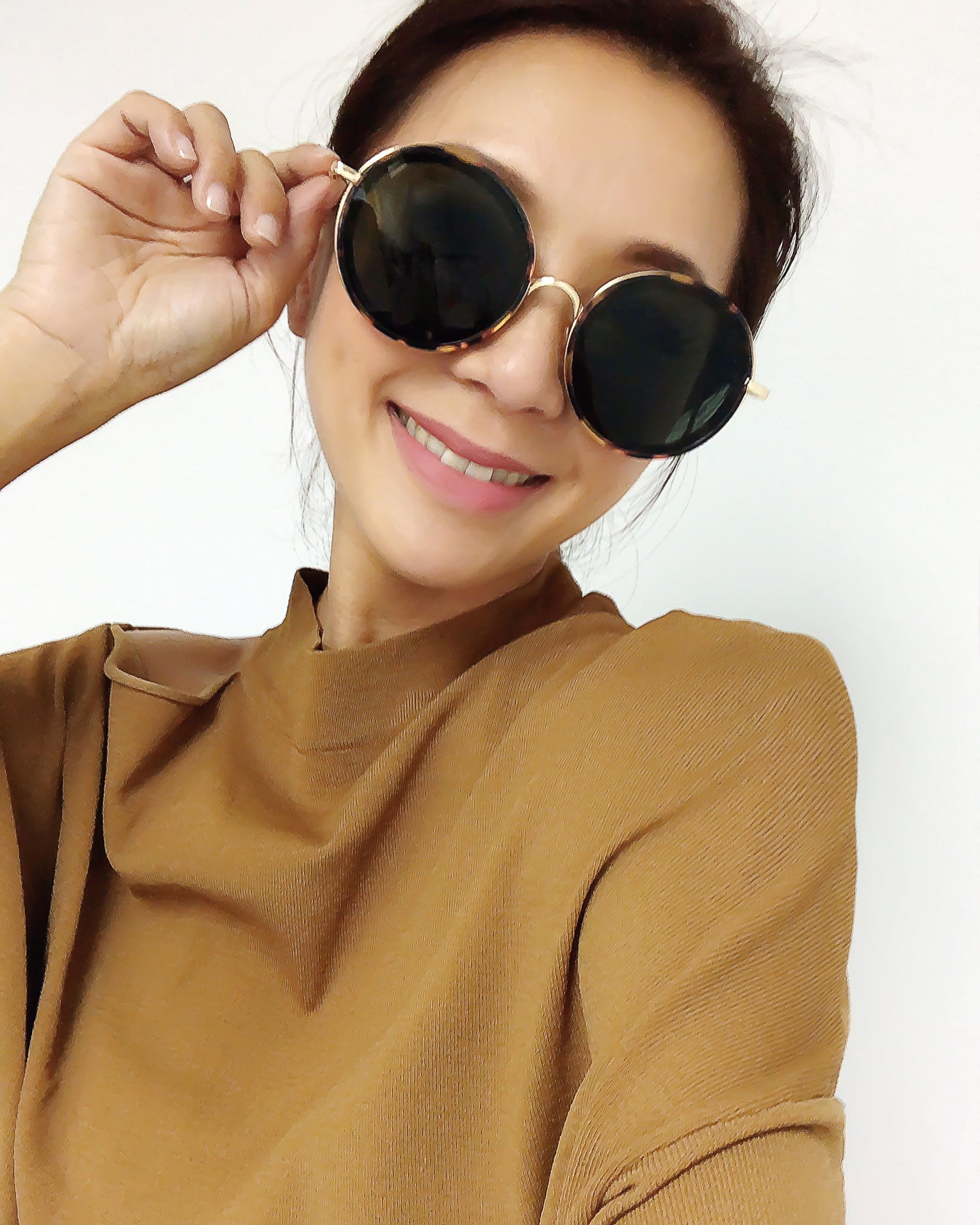 turquoise round sunglasses *pre-order*