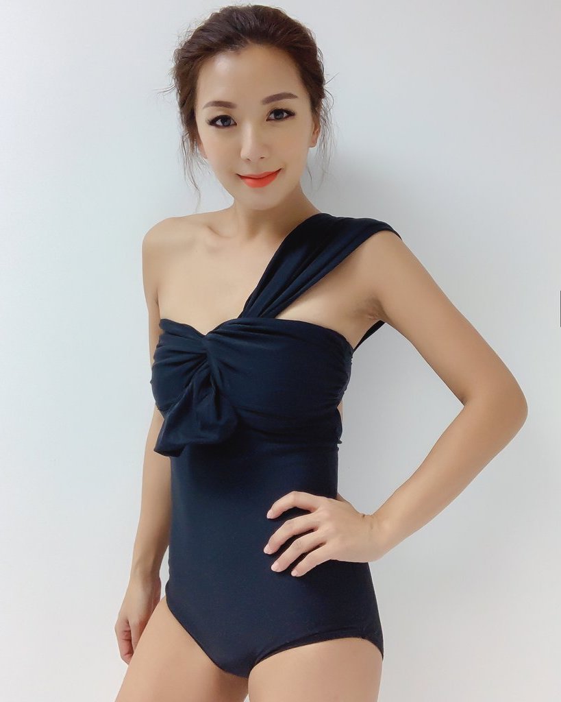 black one shoulder one piece swimwear *pre-order*