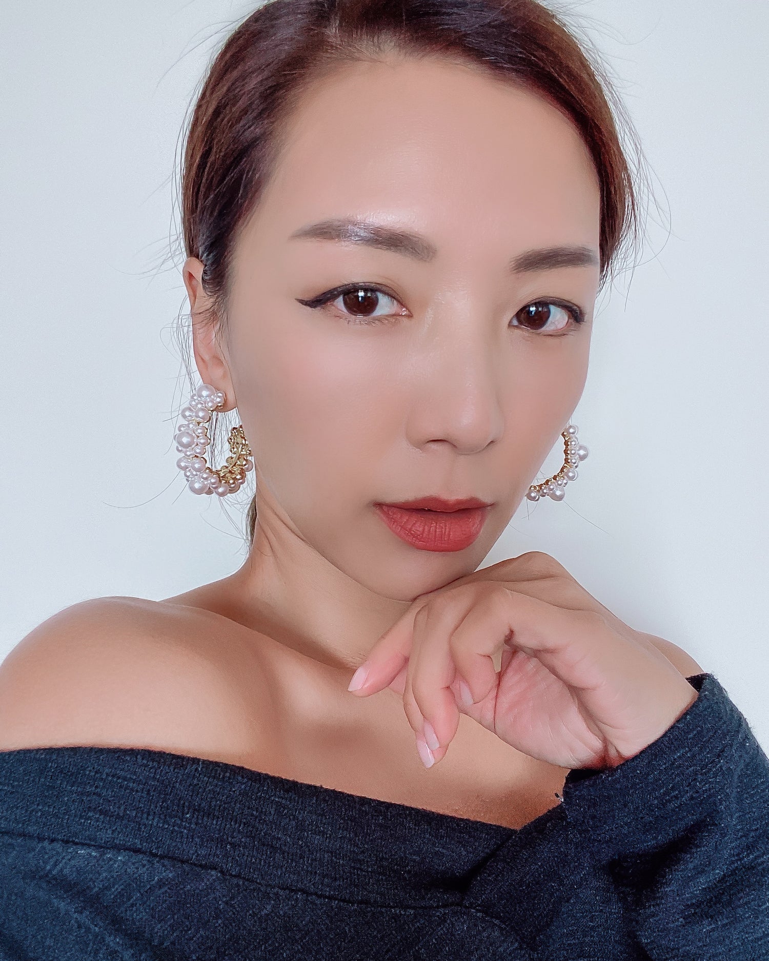 gold pearls loop earrings *pre-order*