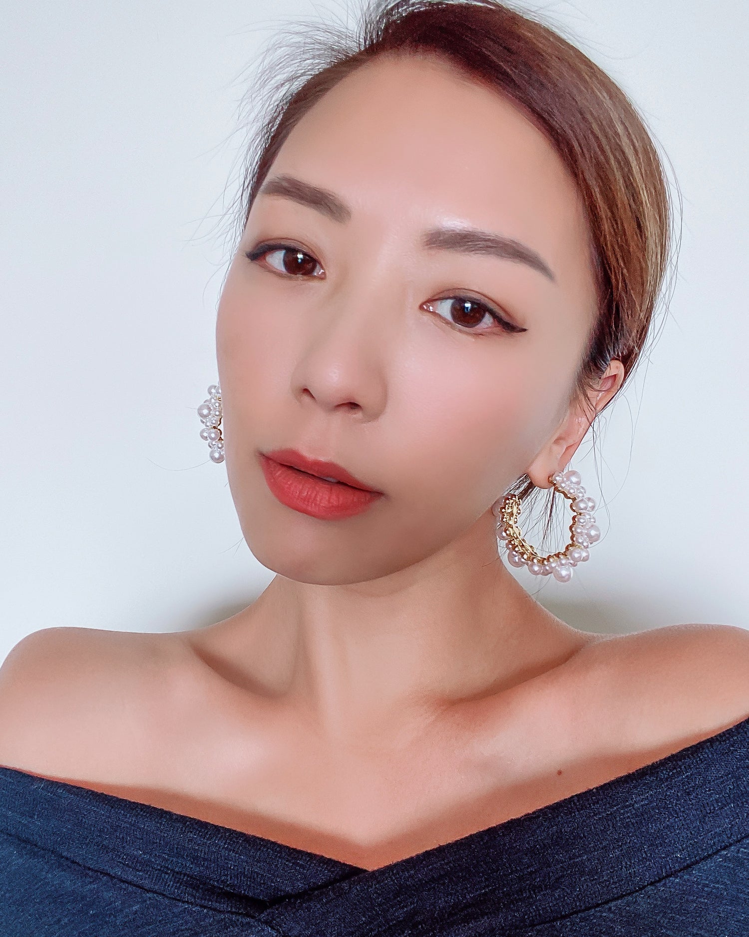 gold pearls loop earrings *pre-order*