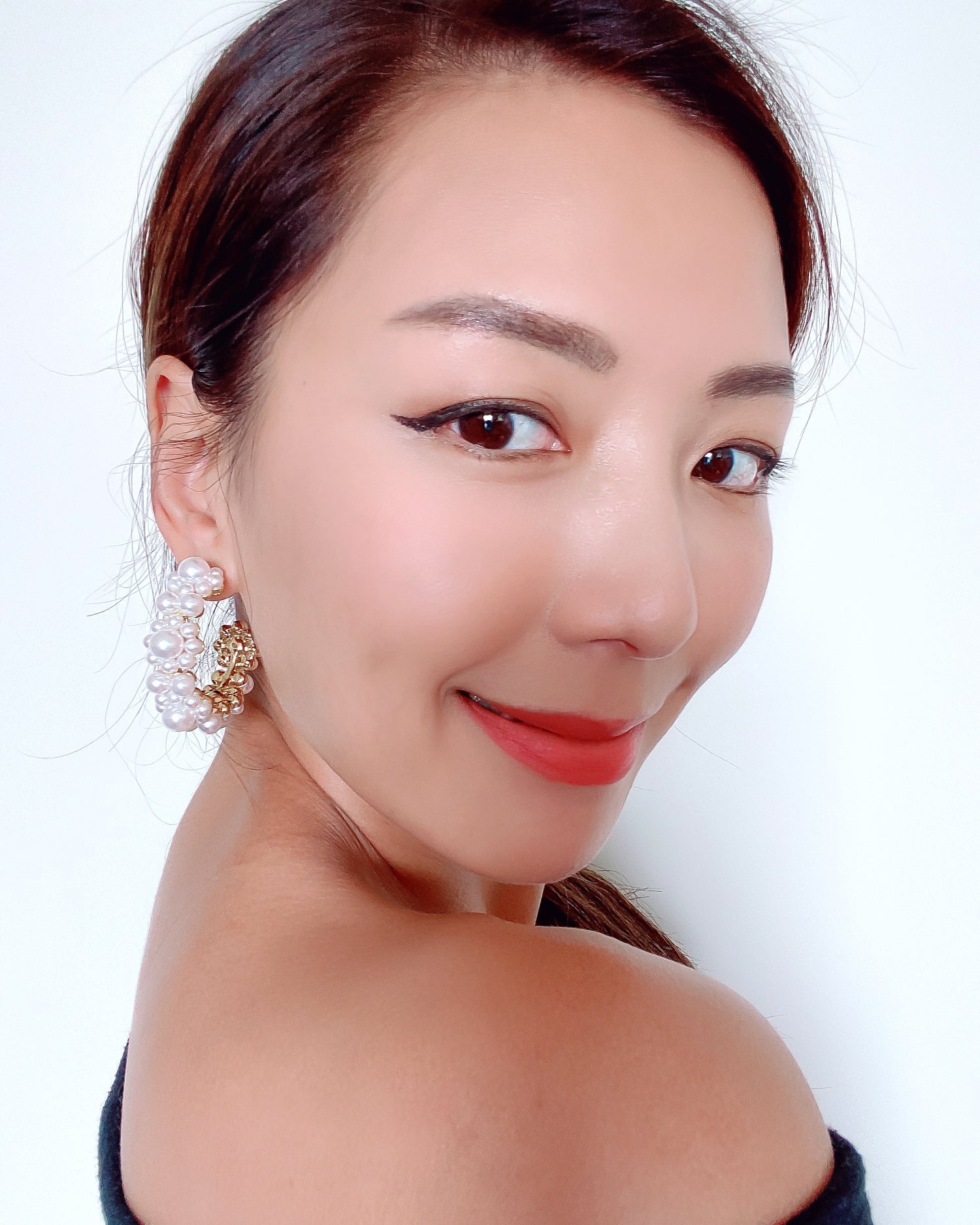 gold pearls loop earrings *pre-order*