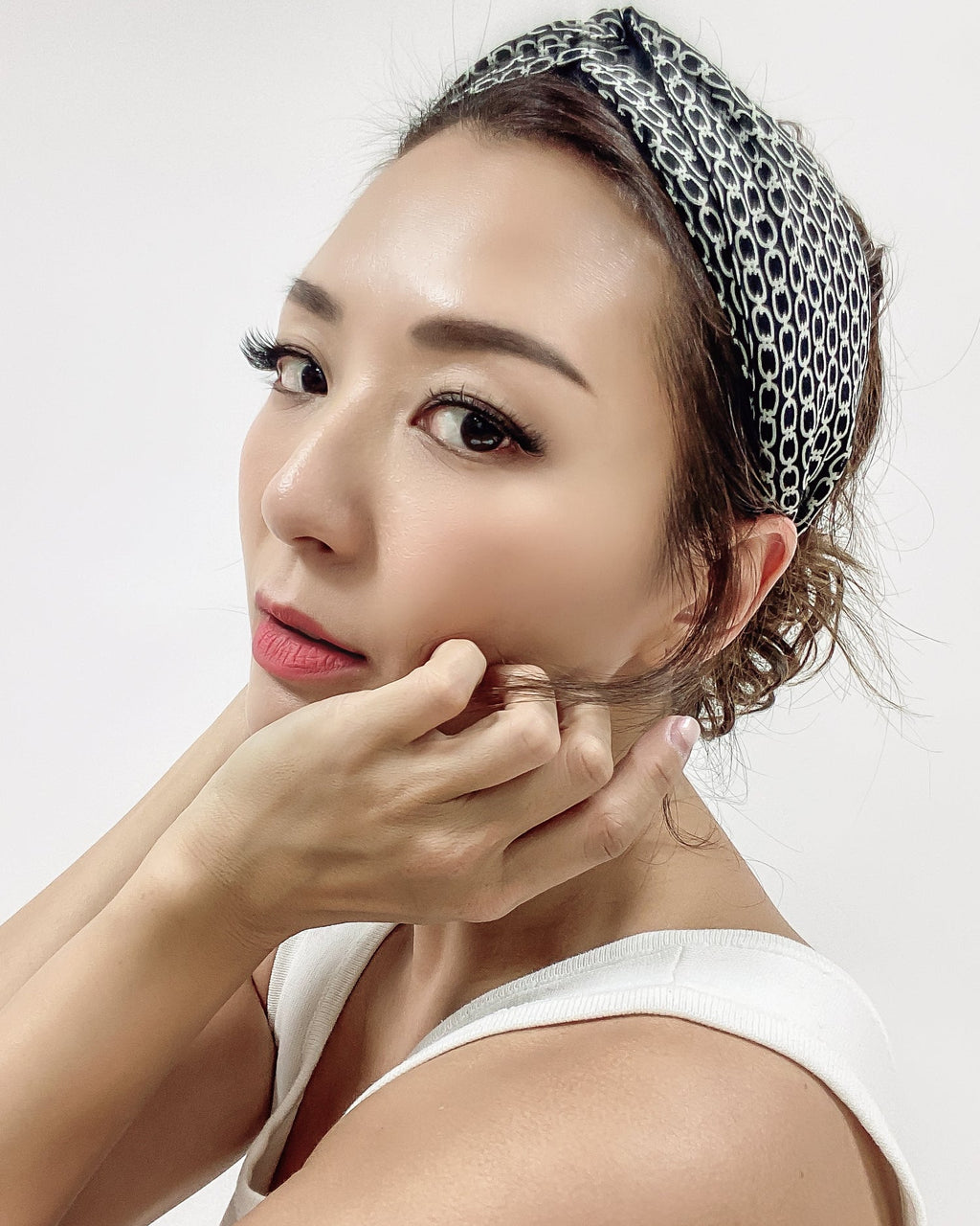 black pattern fabric twisted headband *pre-order*