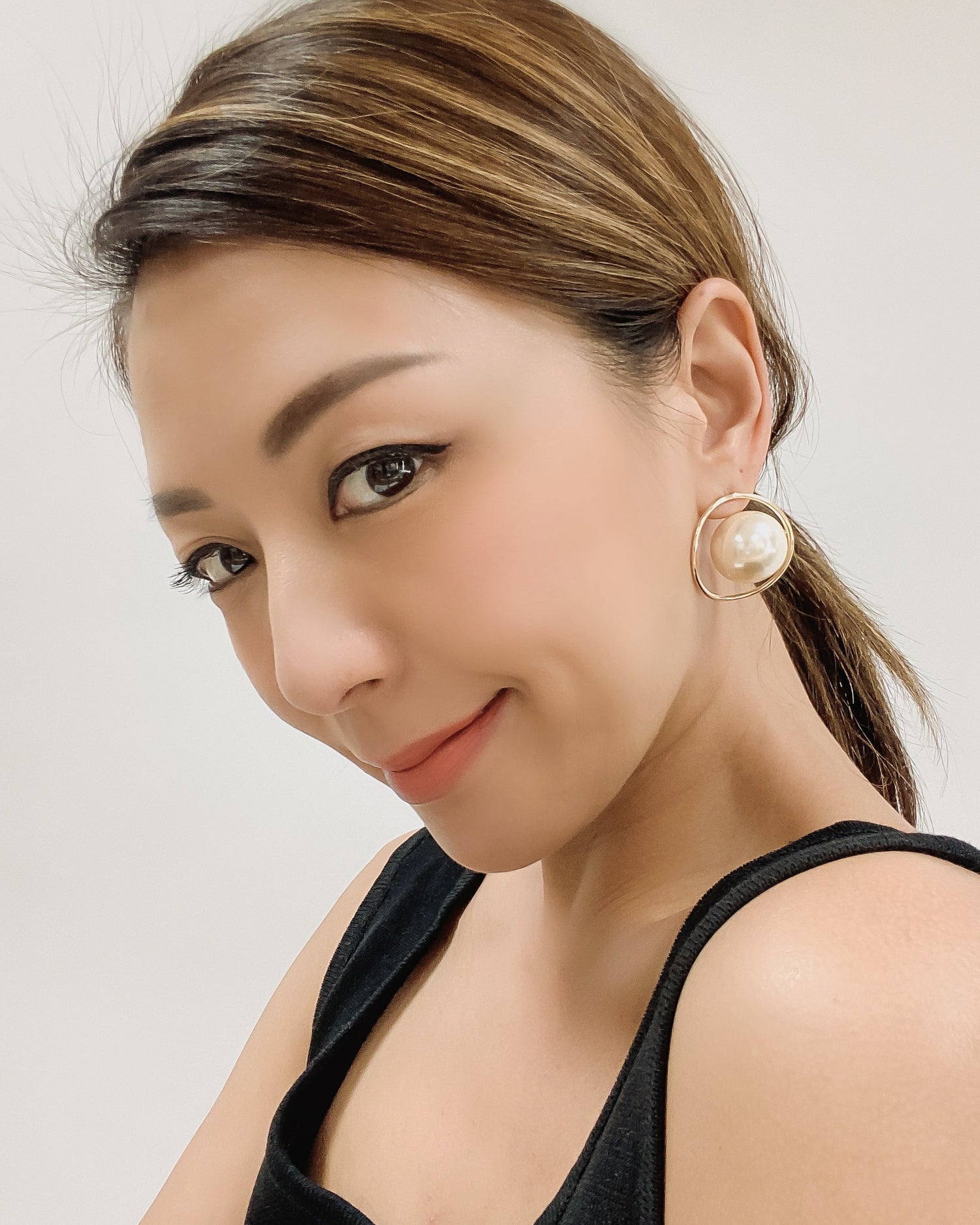 gold round pearls earrings *pre-order*