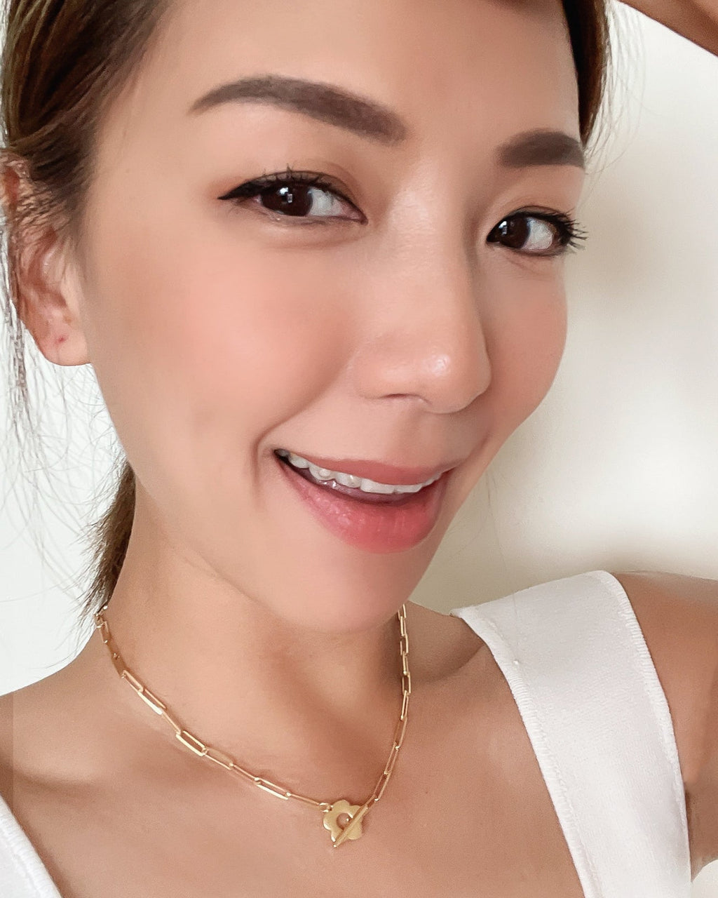 matt gold mini flower chocker necklace *pre-order*