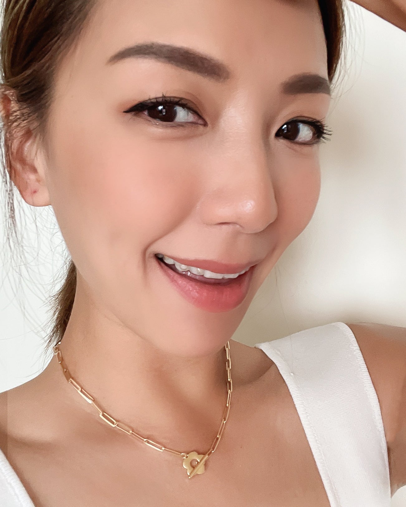 matt gold mini flower chocker necklace *pre-order*