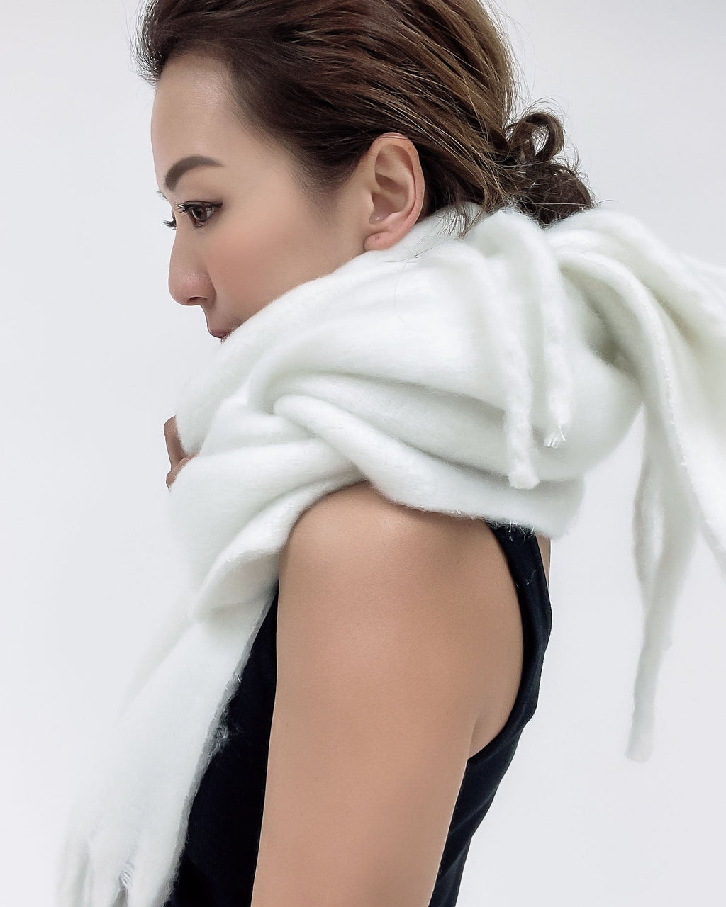 ivory wool-blended tassels scarf *pre-order*