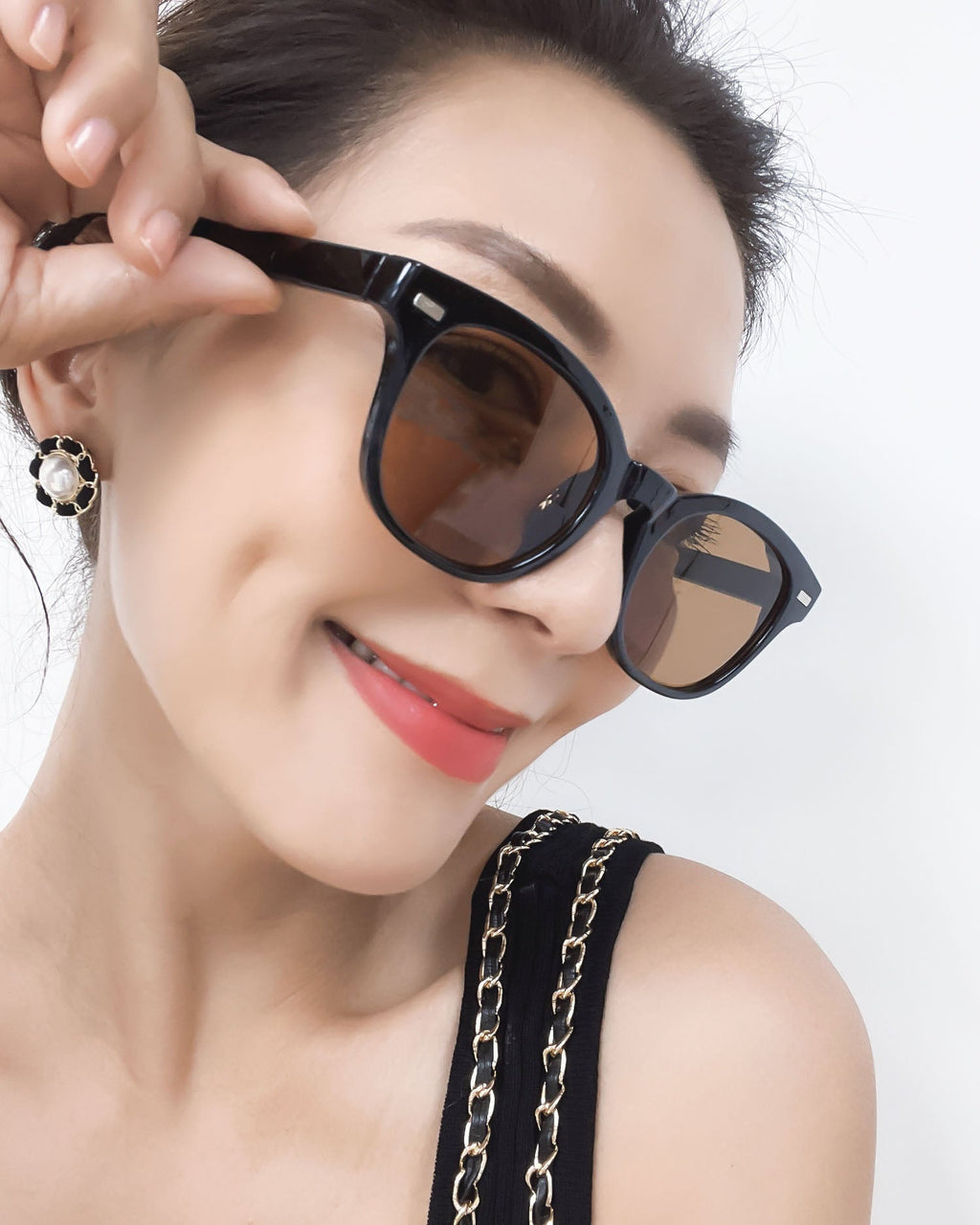 black frame & tint lenses sunglasses *pre-order*