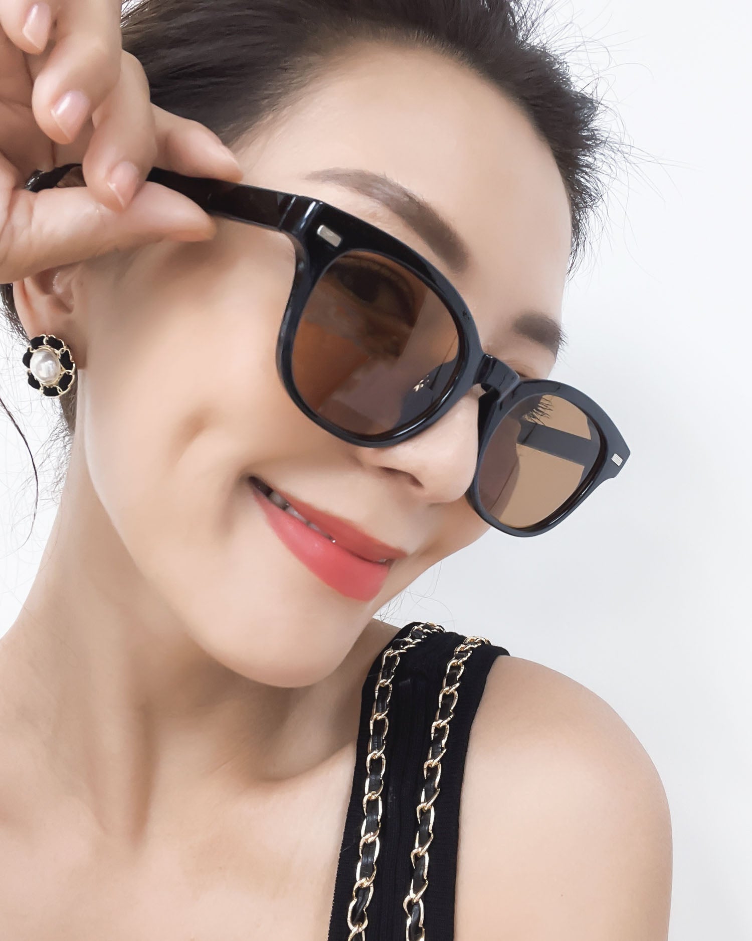 black frame & tint lenses sunglasses *pre-order*