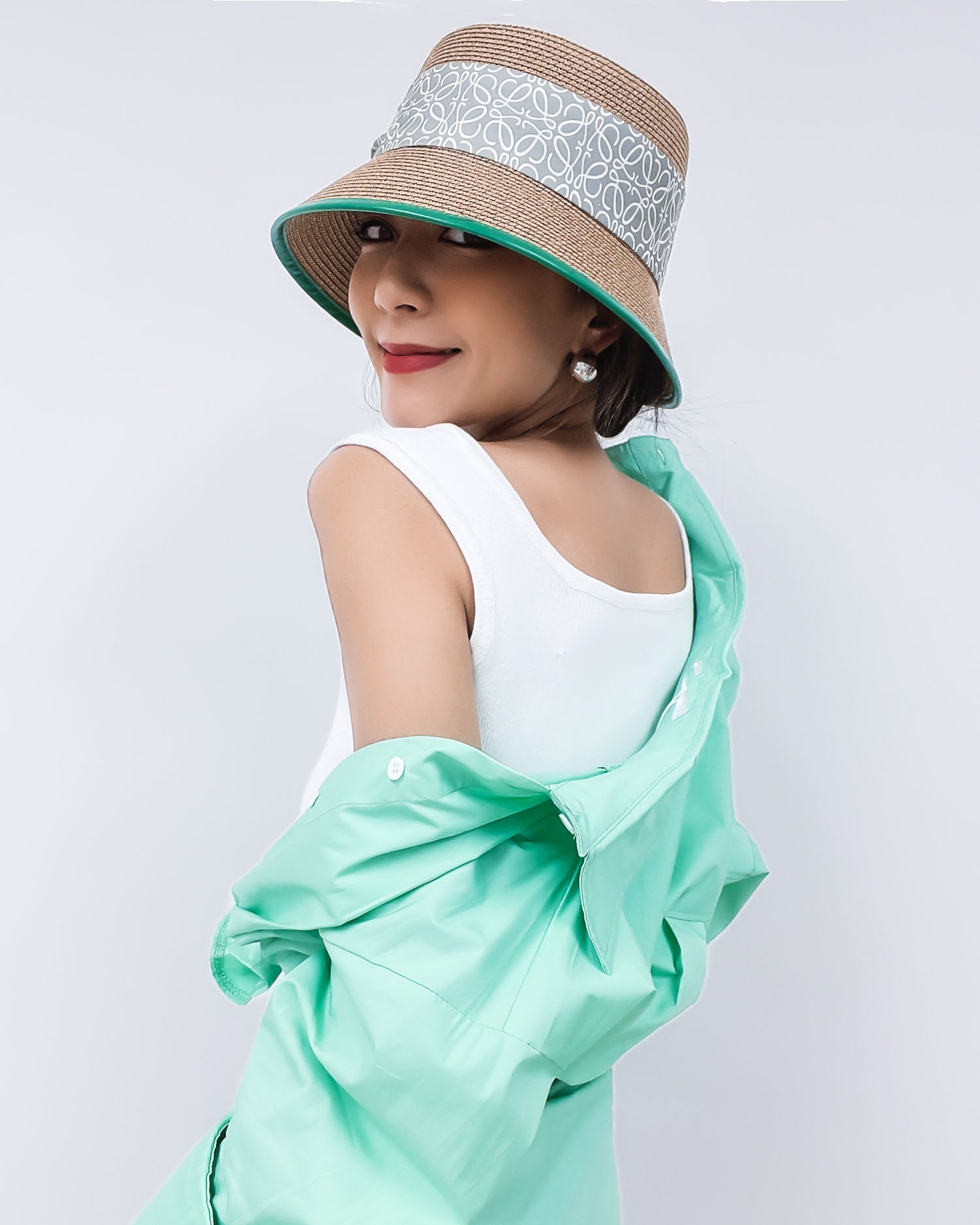 beige straw printed ribbon w/ green trim bucket hat *pre-order*