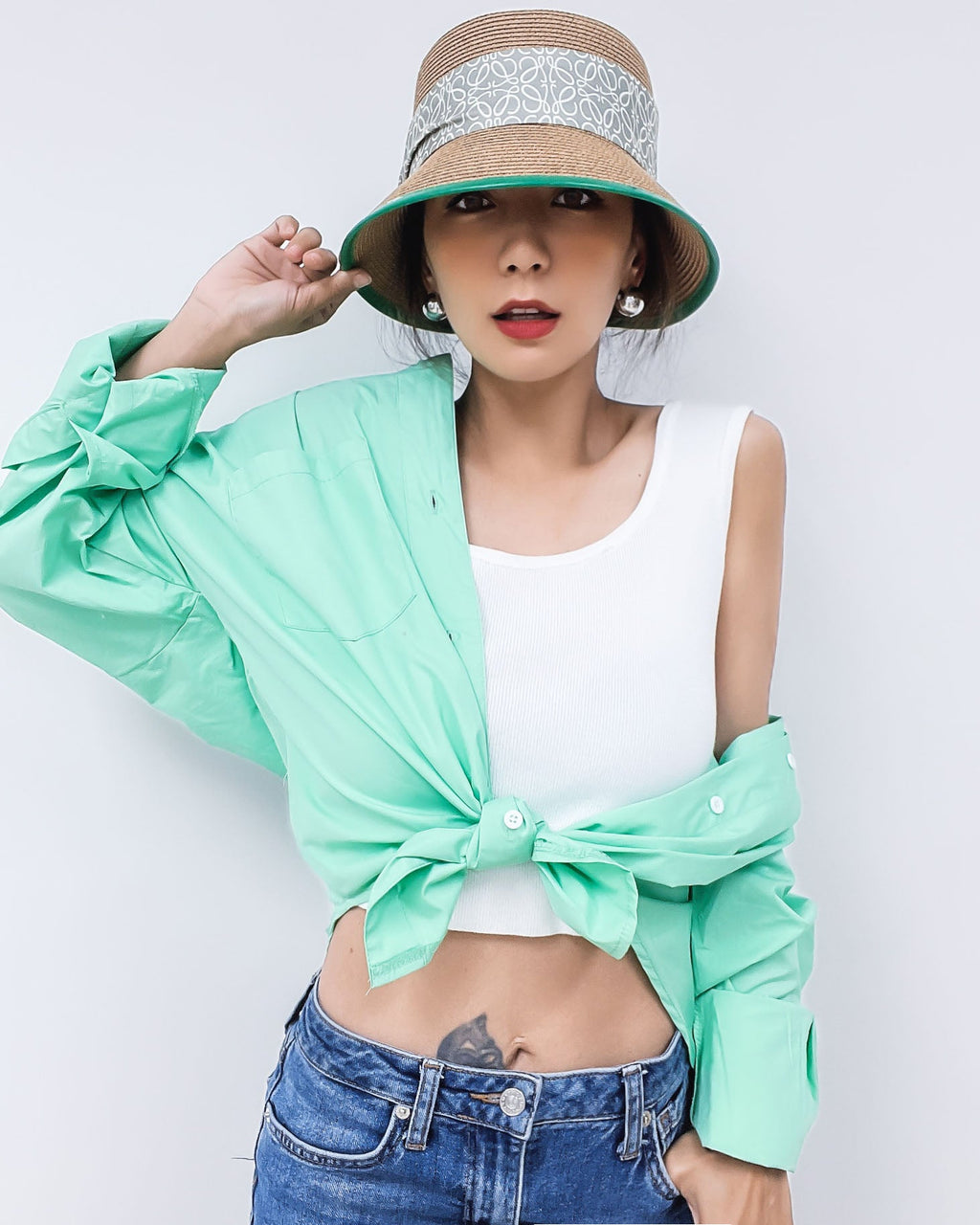 beige straw printed ribbon w/ green trim bucket hat *pre-order*