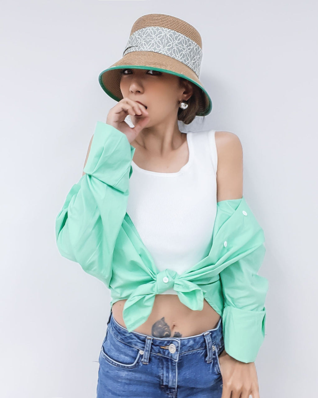 beige straw printed ribbon w/ green trim bucket hat *pre-order*