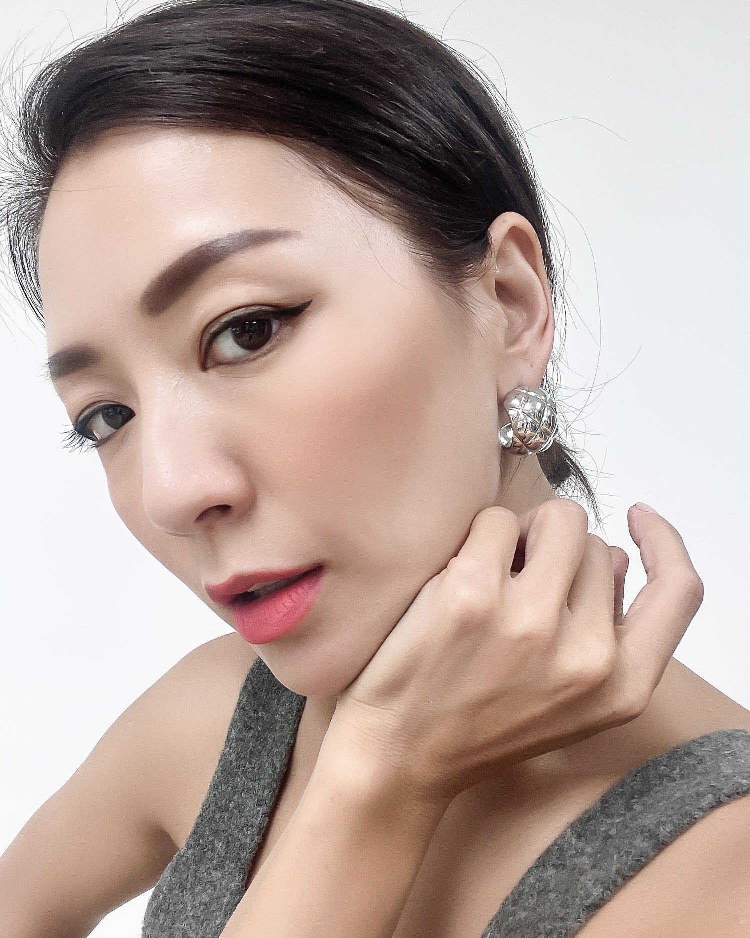 silver quilted hoop earrings *pre-order*