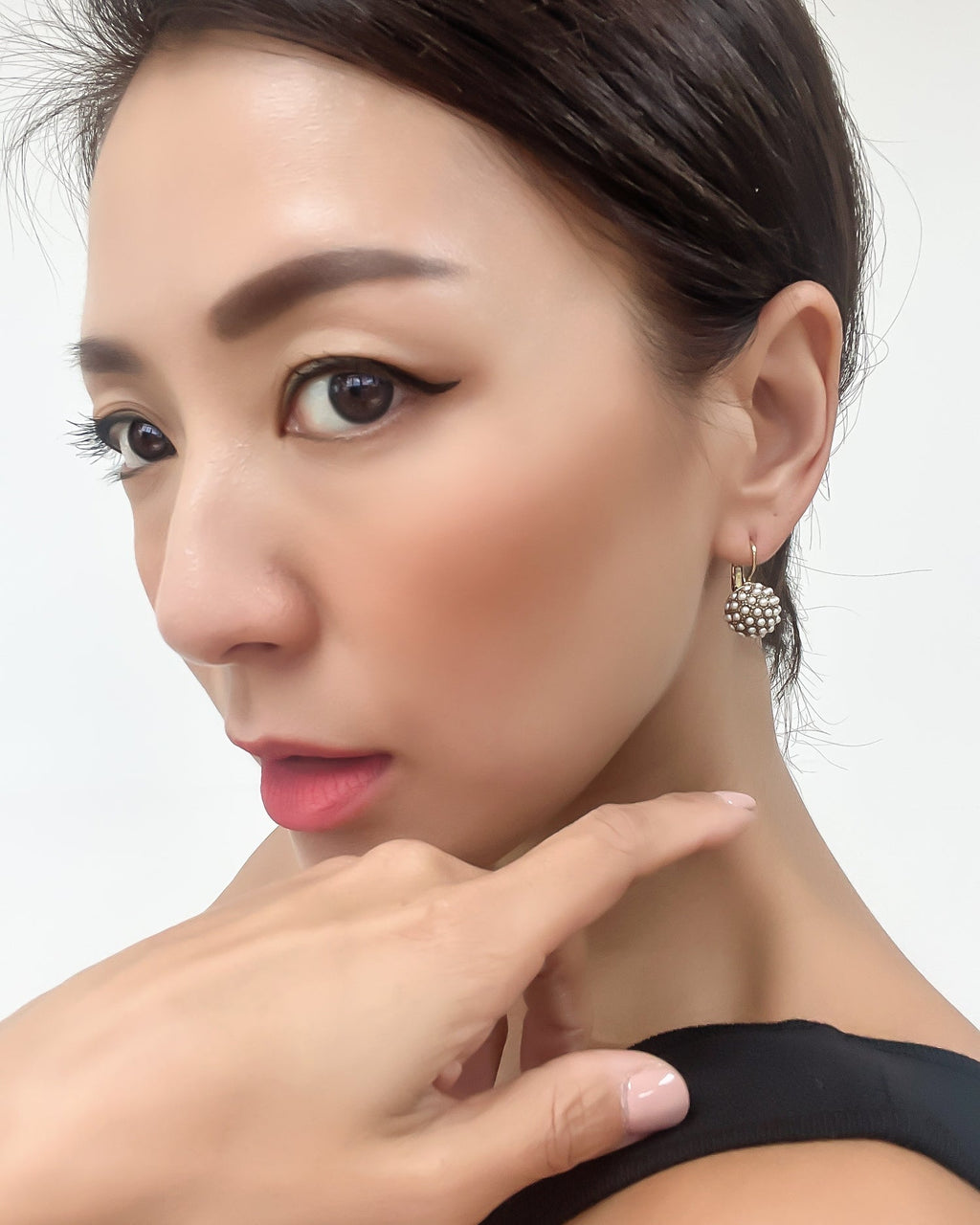 pearls ball earrings *pre-order*